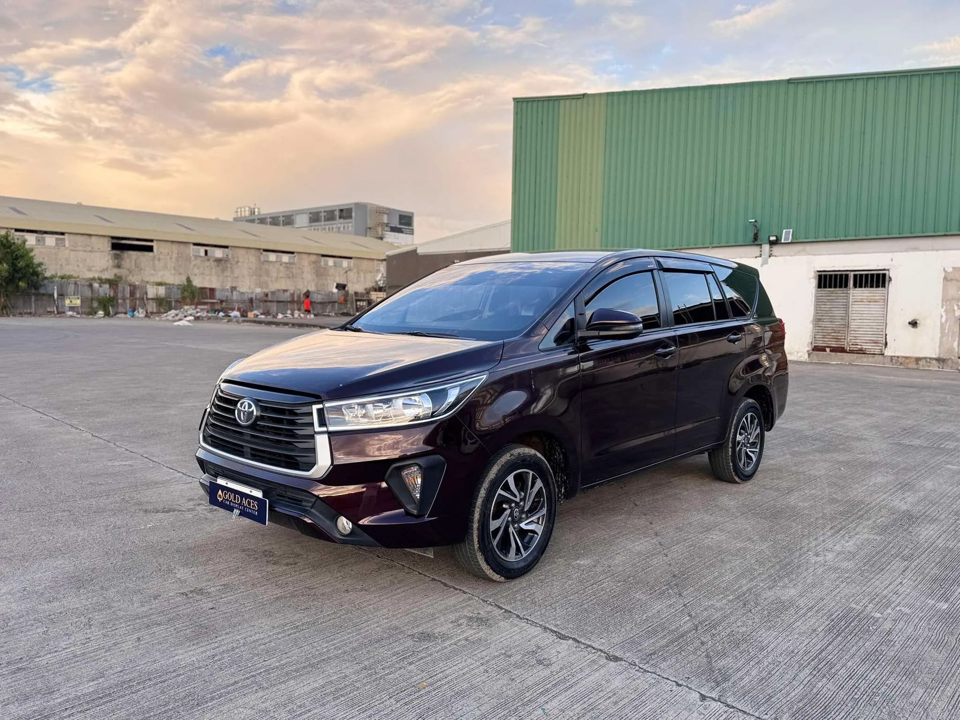 2023 TOYOTA INNOVA 2.8L E AUTOMATIC TRANSMISSION - Gold Aces Car Display Center