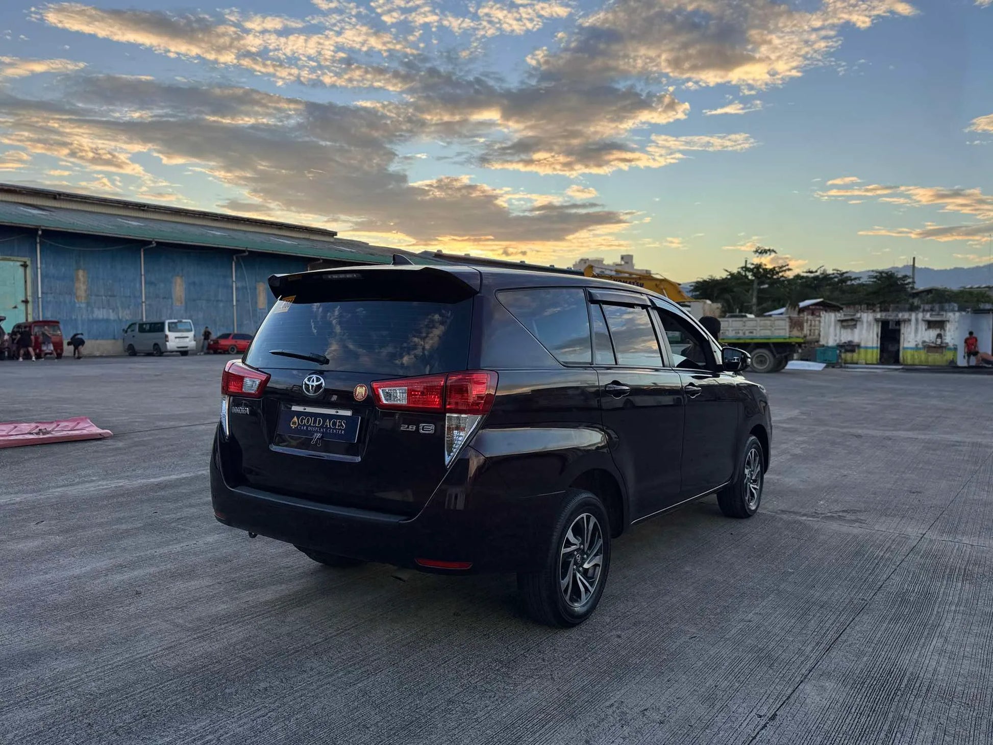 2023 TOYOTA INNOVA 2.8L E AUTOMATIC TRANSMISSION - Gold Aces Car Display Center