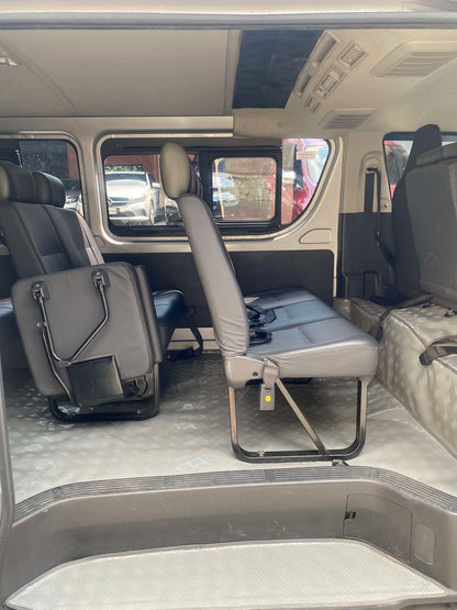 2022 TOYOTA HIACE COMMUTER 3.0L MANUAL TRANSMISSION