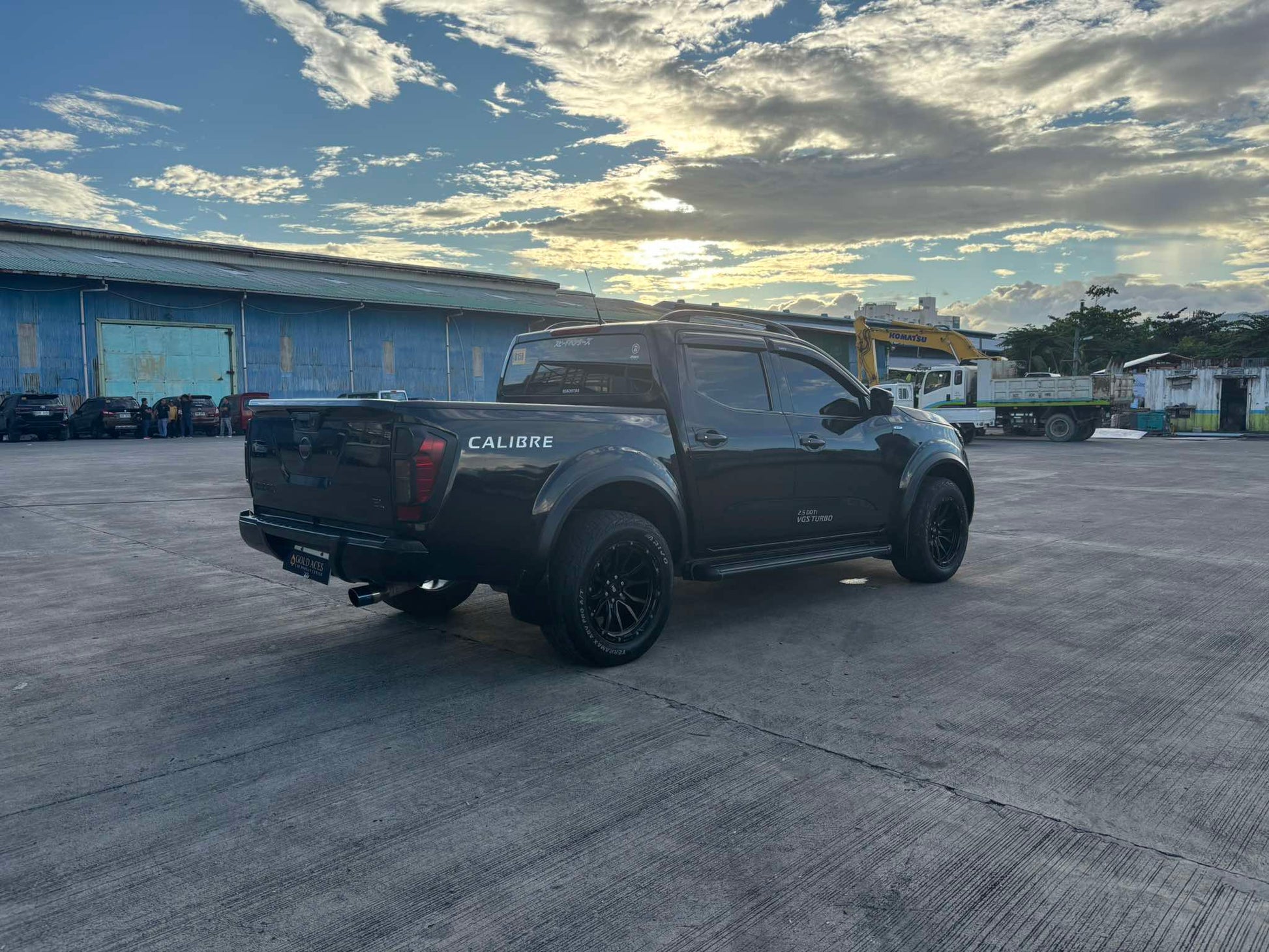 2019 NISSAN NAVARA 2.5L EL 4X2 AUTOMATIC TRANSMISSION Gold Aces Car Display Center