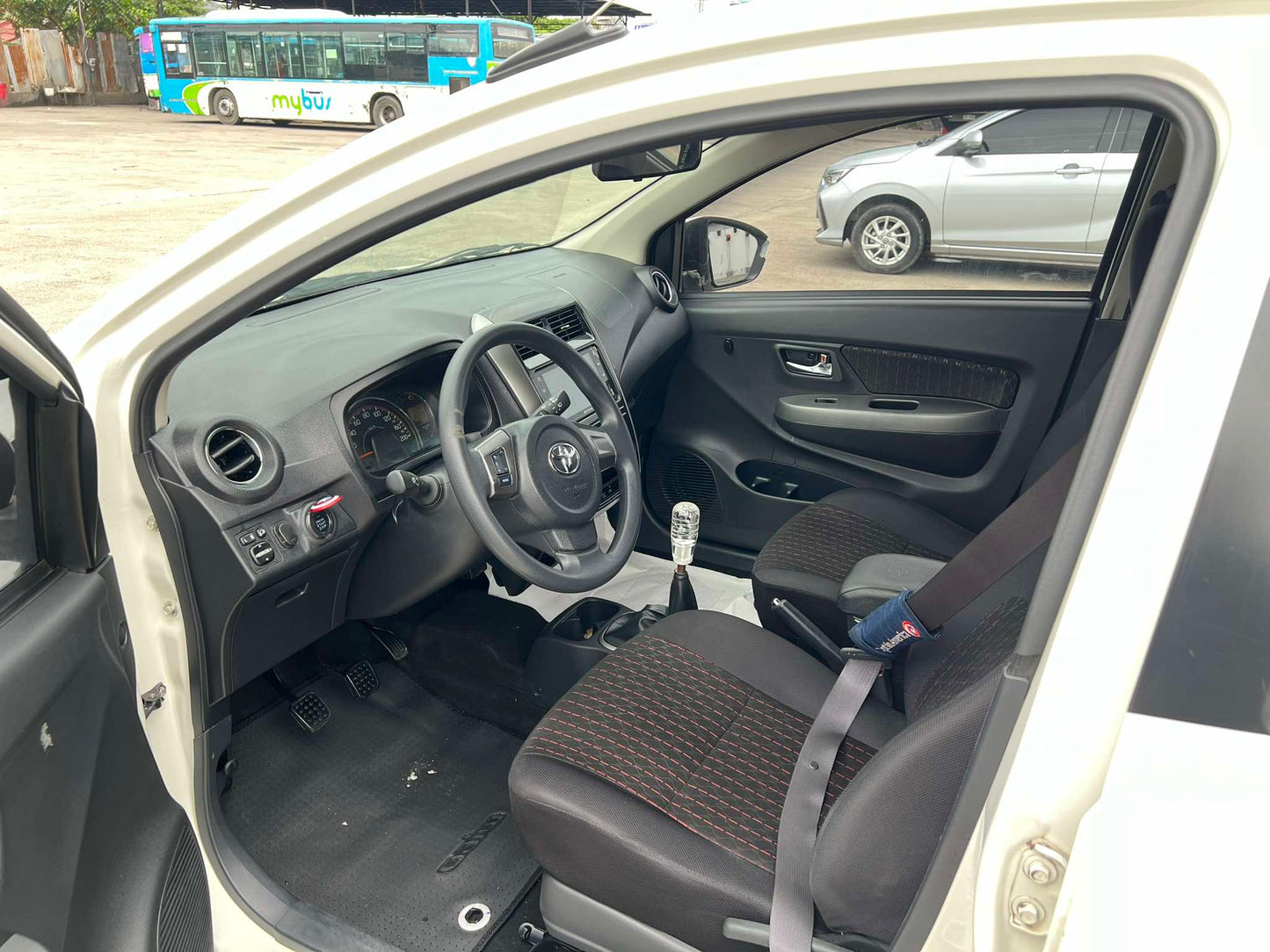 2021 TOYOTA WIGO G 1.0L MANUAL TRANSMISSION