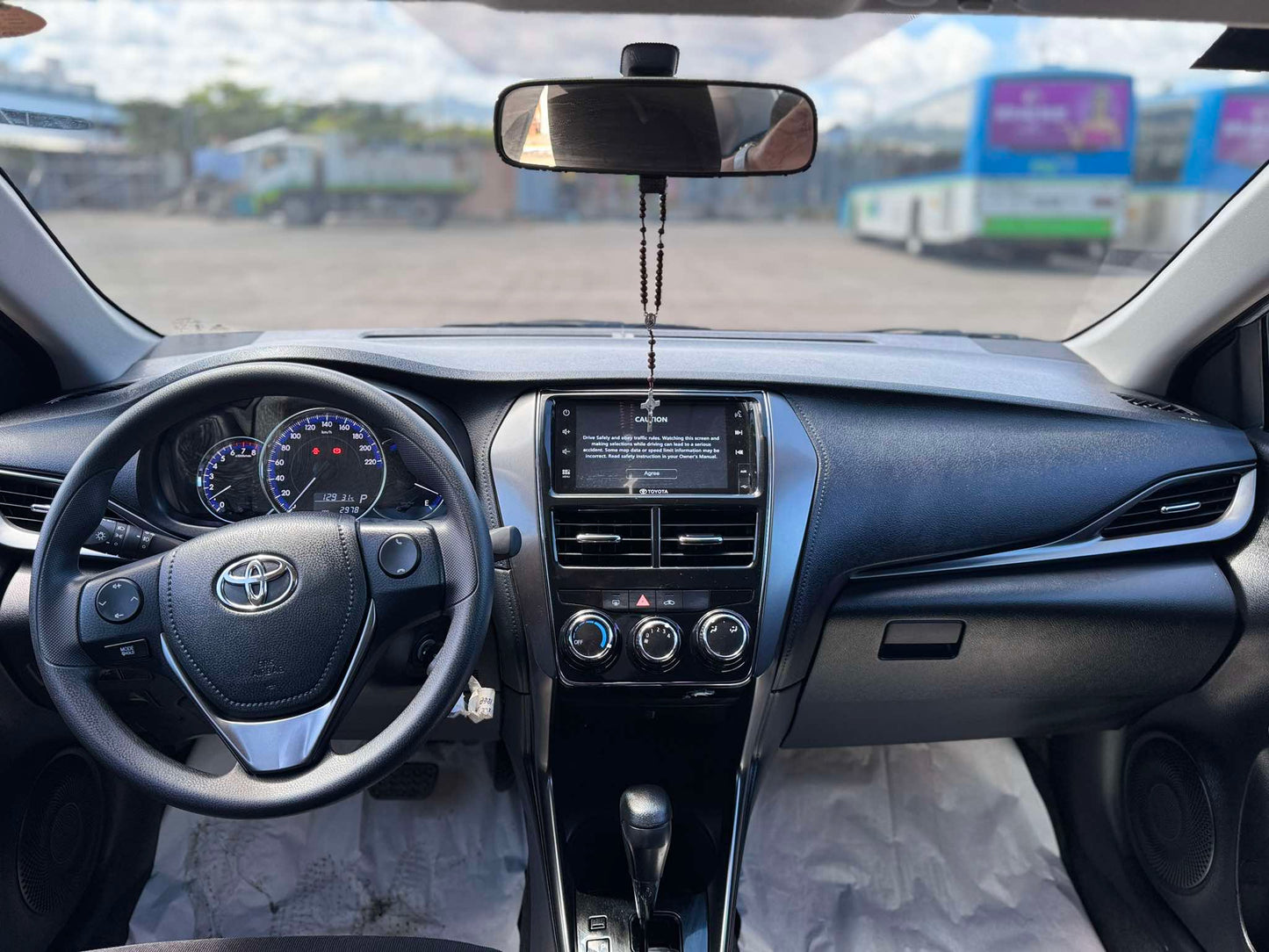 2025 TOYOTA VIOS 1.3L XLE CVT AUTOMATIC TRANSMISSION (2T KMS ONLY!) Gold Aces Car Display Center