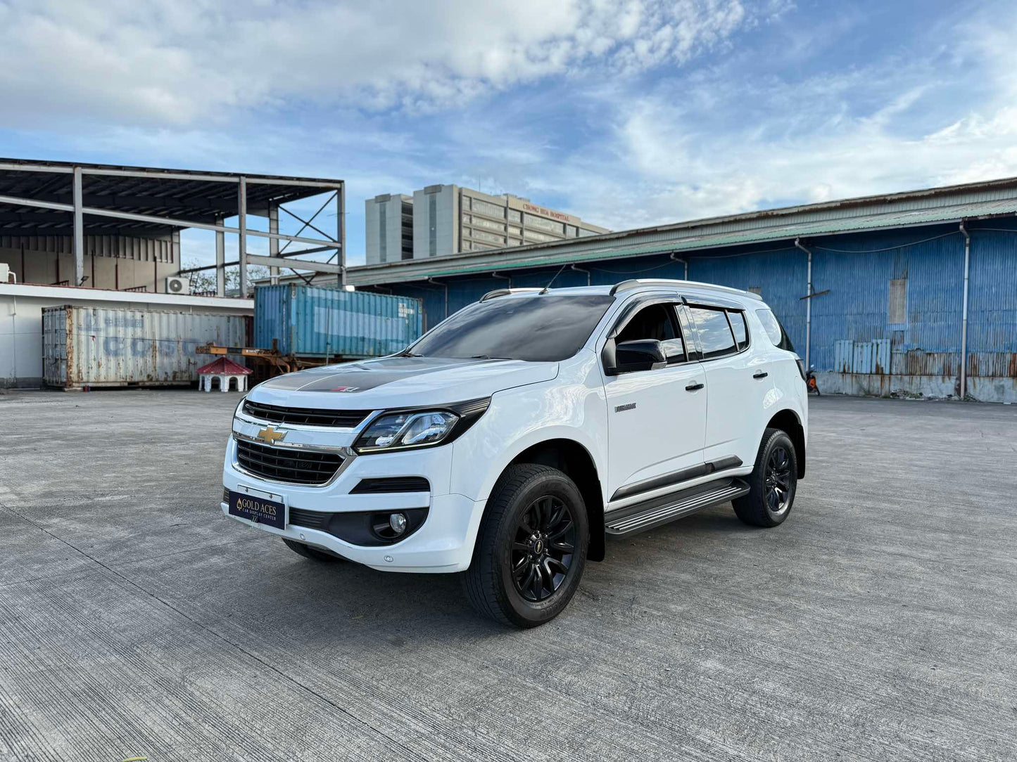 2017 CHEVROLET TRAILBLAZER 2.8L 4X4 AUTOMATIC TRANSMISSION Gold Aces Car Display Center