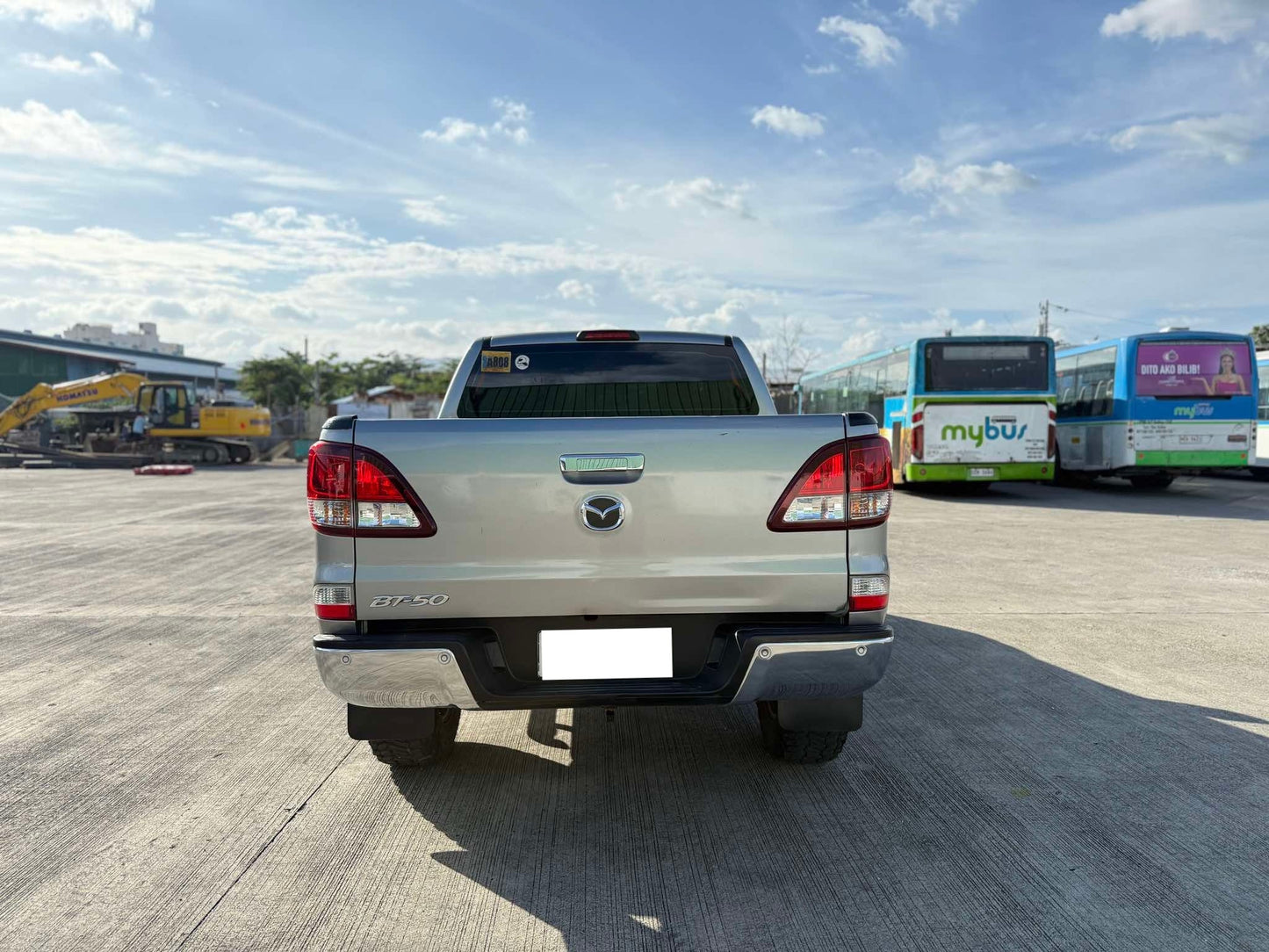 2018 MAZDA BT50 2.2L 4X2 AUTOMATIC TRANSMISSION Gold Aces Car Display Center