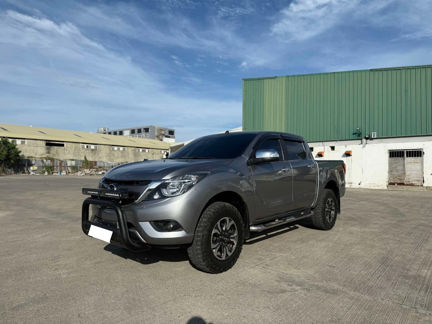 2018 MAZDA BT50 2.2L 4X2 AUTOMATIC TRANSMISSION Gold Aces Car Display Center