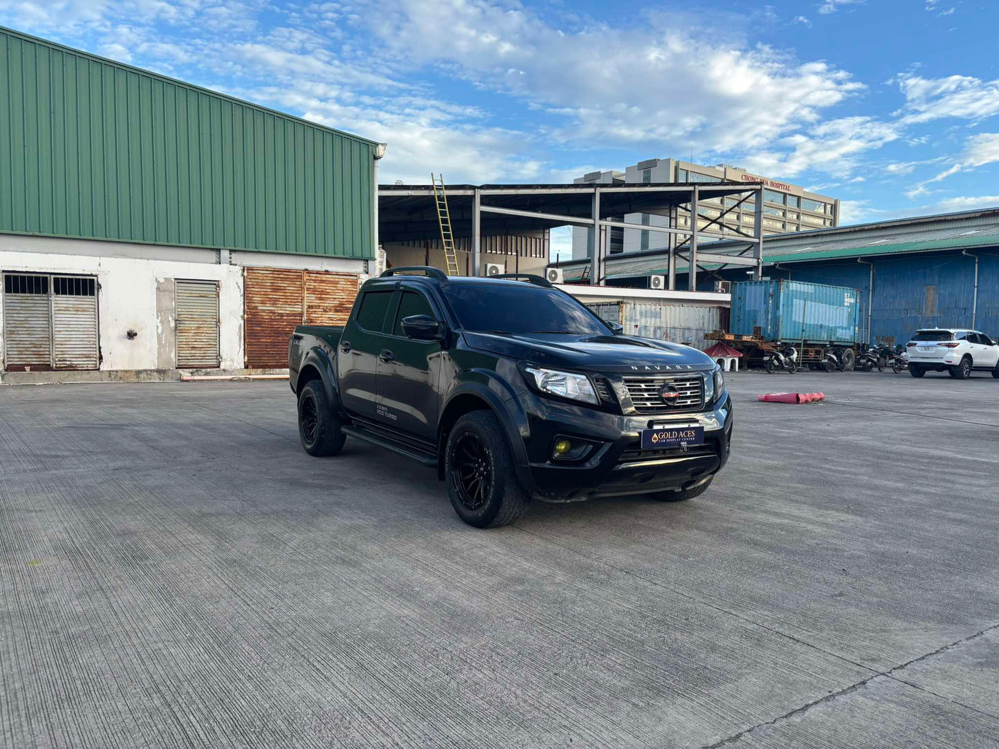 2019 NISSAN NAVARA 2.5L EL 4X2 AUTOMATIC TRANSMISSION Gold Aces Car Display Center