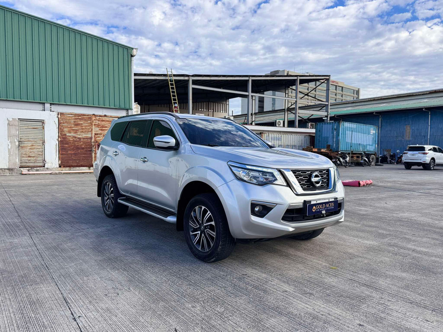 2021 NISSAN TERRA 2.5L VE 4X2 AUTOMATIC TRANMISSION Gold Aces Car Display Center