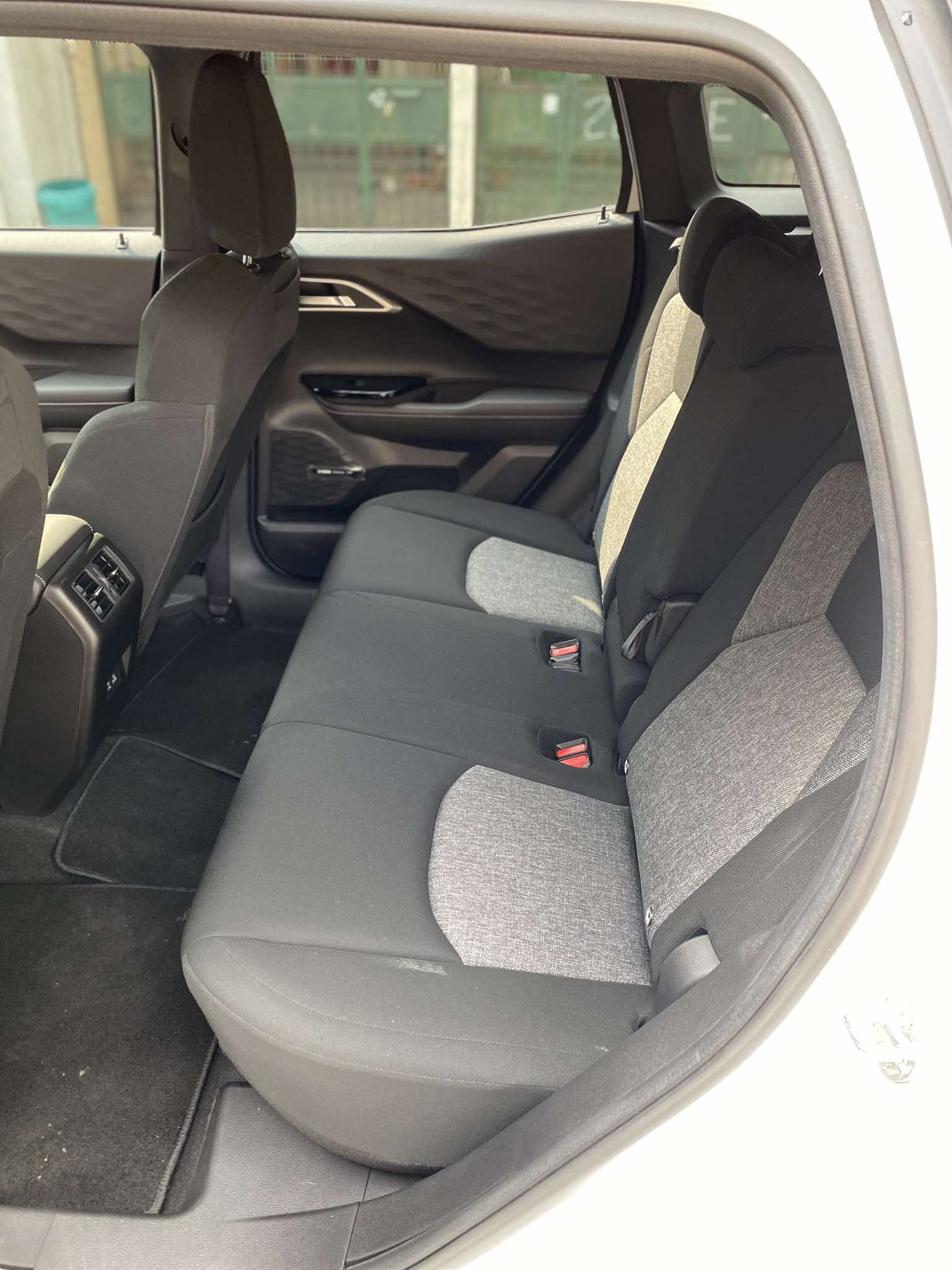 2025 MITSUBISHI XFORCE GLS 1.5LG 2WD AUTOMATIC TRANSMISSION (ALMOST BRAND NEW) Gold Aces Car Display Center