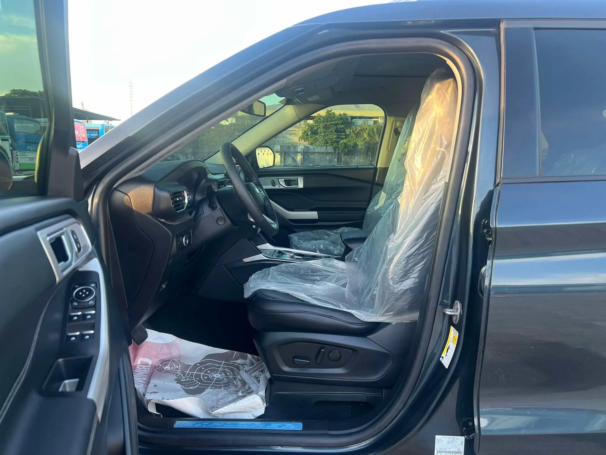 2024 FORD EXPLORER 2.3L  LIMITED 4X4  V6 AUTOMATIC TRANSMISSION (99KM ONLY!) Gold Aces Car Display Center