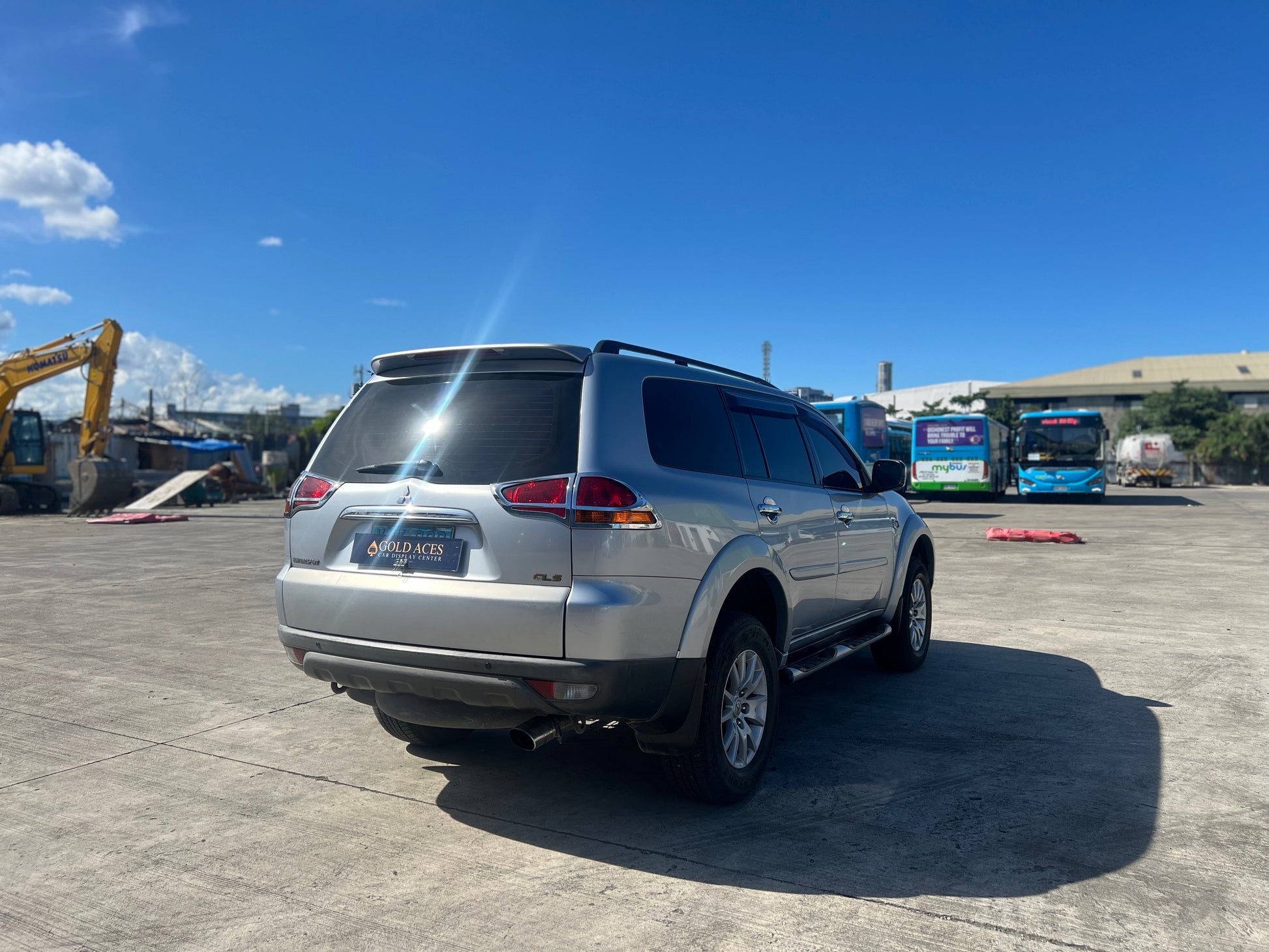 2010 MITSUBISHI MONTERO GLS 2.5L DSL AUTOMATIC TRANSMISSION Gold Aces Car Display Center