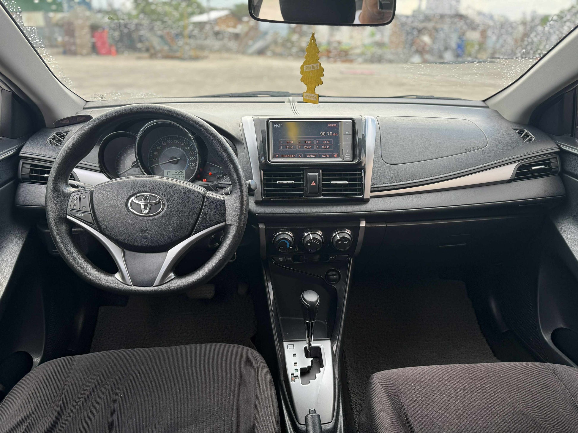 2017 TOYOTA VIOS 1.3 E AUTOMATIC TRANSMISSION Gold Aces Car Display Center