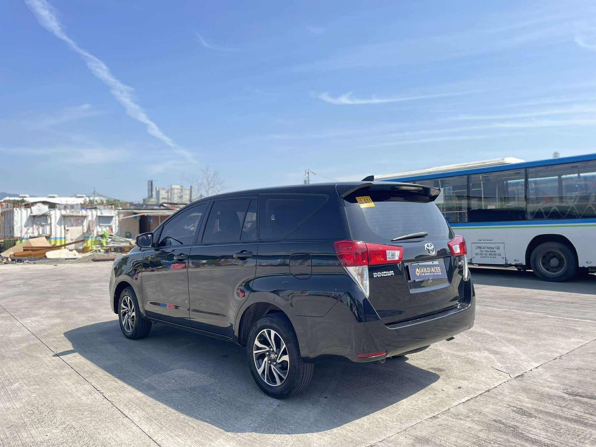 2022 TOYOTA INNOVA 2.8L E DIESEL AUTOMATIC TRANSMISSION Gold Aces Car Display Center