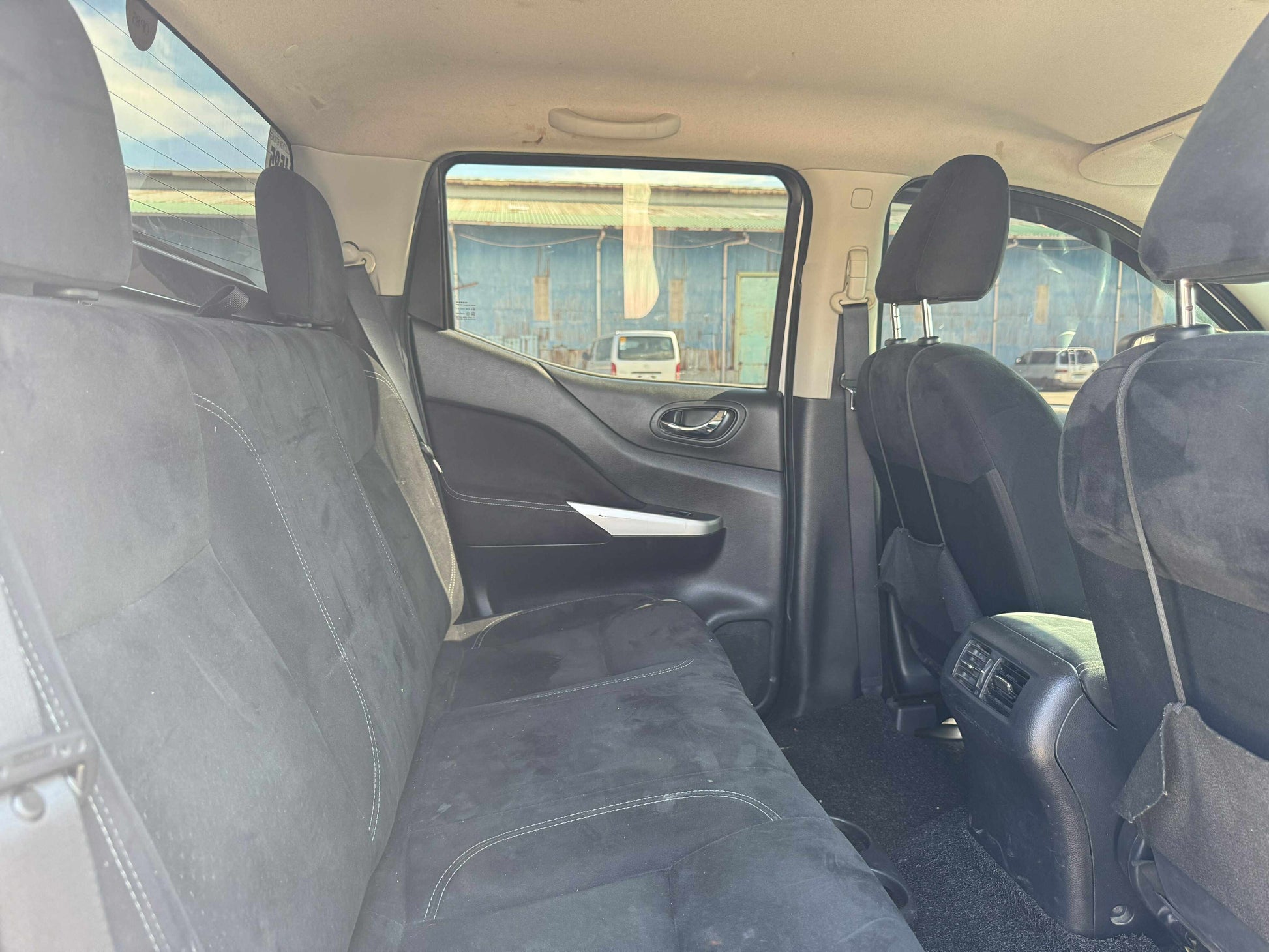 2018 NISSAN NAVARA 2.5L EL 4X2 MANUAL TRANSMISSION&nbsp; Gold Aces Car Display Center