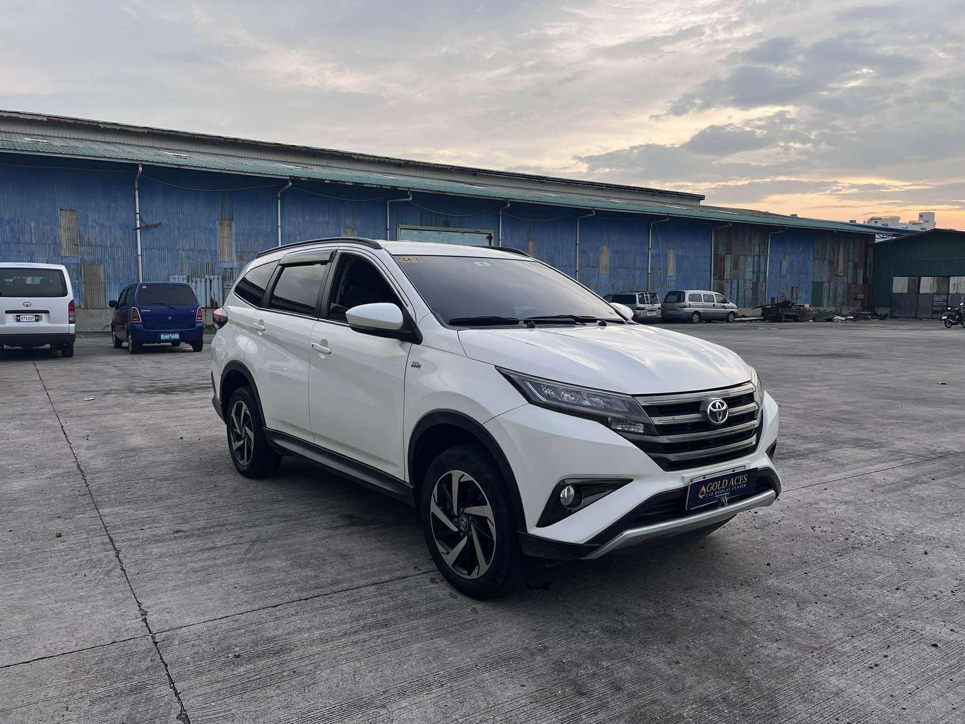 2019 TOYOTA RUSH 1.5L G AUTOMATIC TRANSMISSION (35T KMS ONLY!) Gold Aces Car Display Center