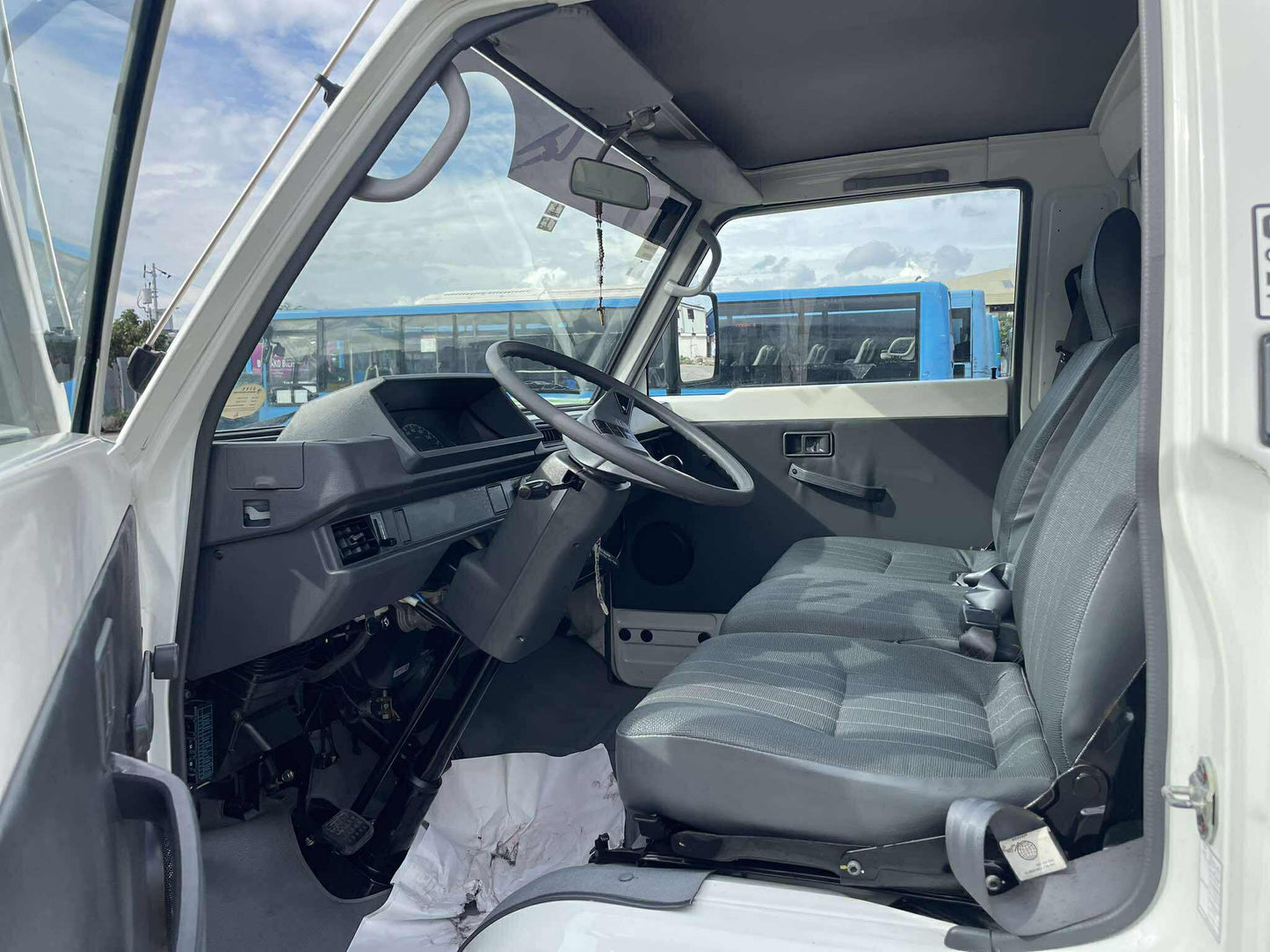 2023 MITSUBISHI L300 2.2L DSL MANUAL TRANSMISSION Gold Aces Car Display Center
