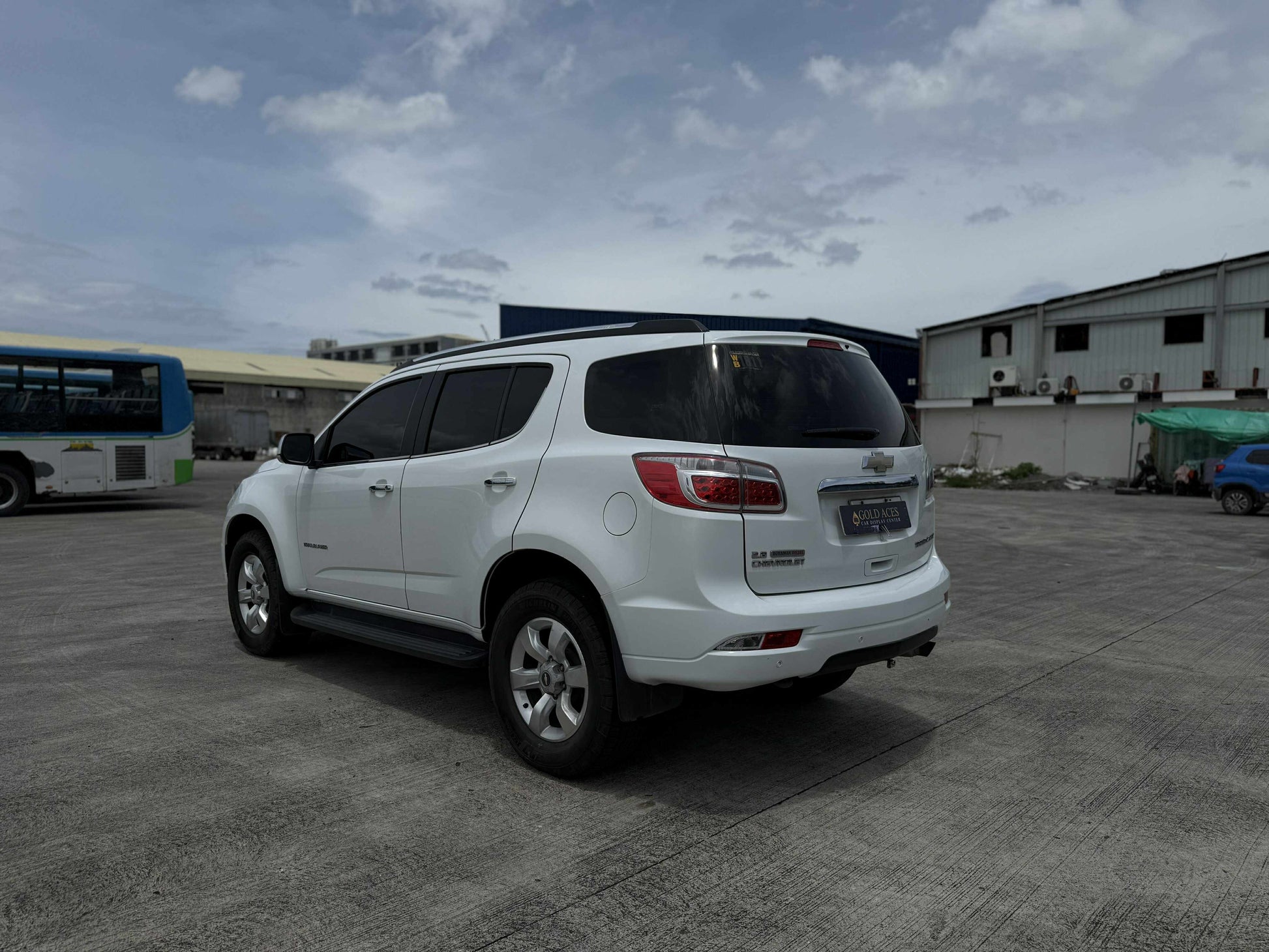 2018 TOYOTA FORTUNER 2.4L G 4X2 MANUAL TRANSMISSION Gold Aces Car Display Center