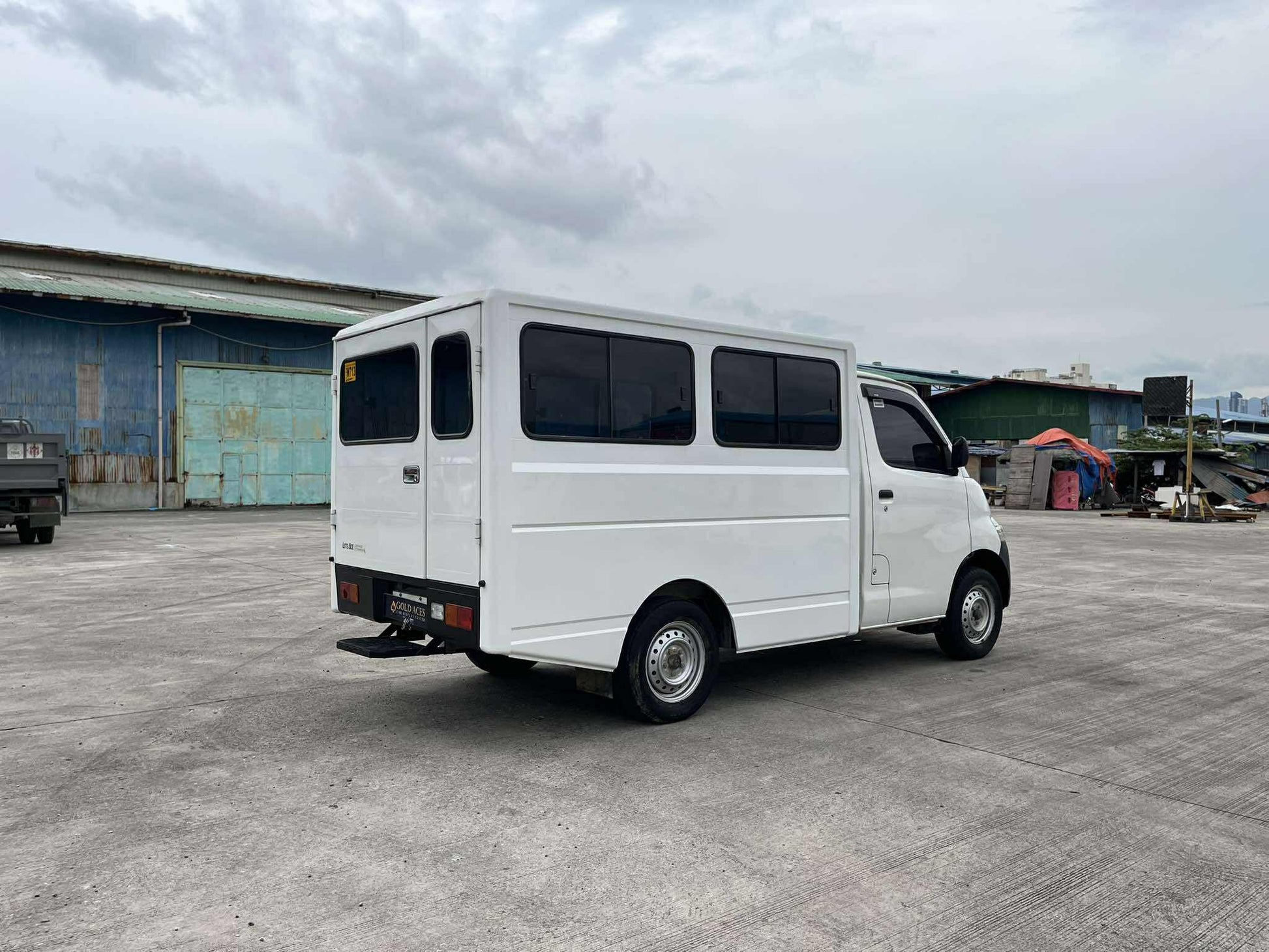 2023 TOYOTA LITEACE FX 1.5L MANUAL TRANSMISSION Gold Aces Car Display Center