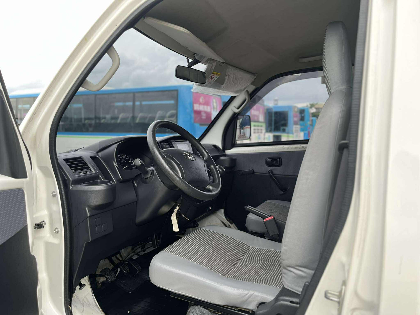 2023 TOYOTA LITEACE FX 1.5L MANUAL TRANSMISSION Gold Aces Car Display Center
