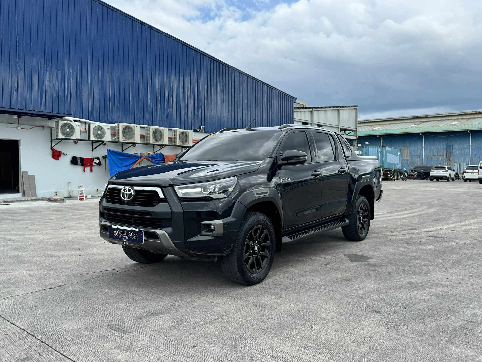 2022 TOYOTA HILUX 2.4L 4X2 CONQUEST MANUAL TRANSMISSION Gold Aces Car Display Center