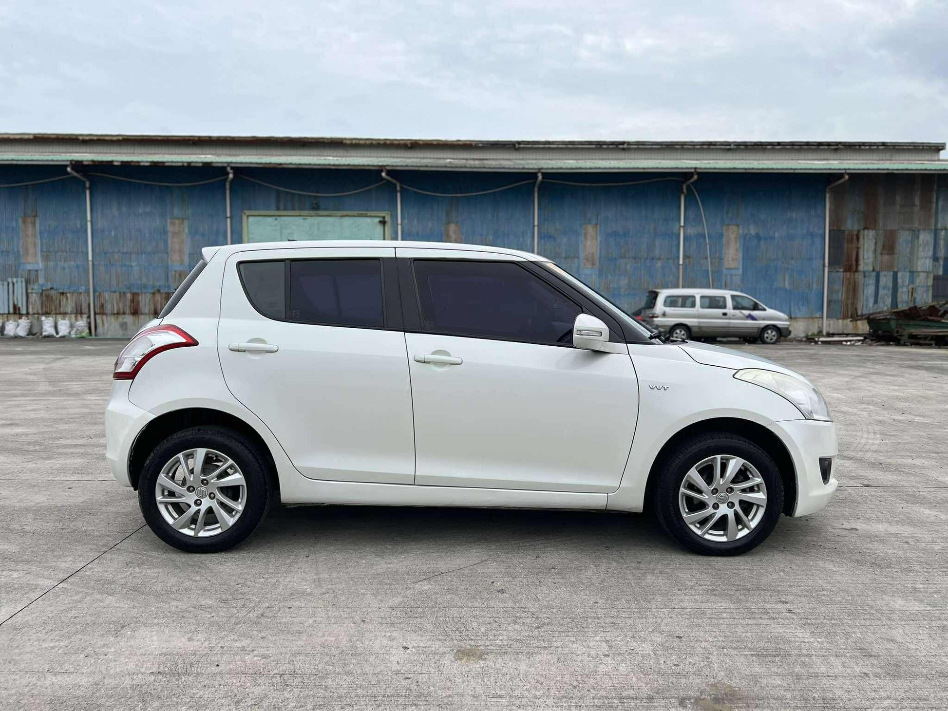2015 SUZUKI SWIFT 1.2L AUTOMATIC TRANSMISSION Gold Aces Car Display Center