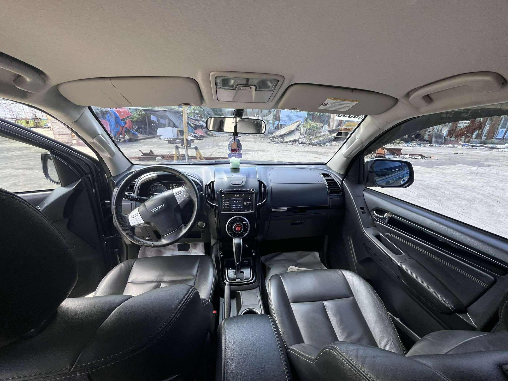 2017 ISUZU MUX LS 3.0L AUTOMATIC TRANSMISSION Gold Aces Car Display Center