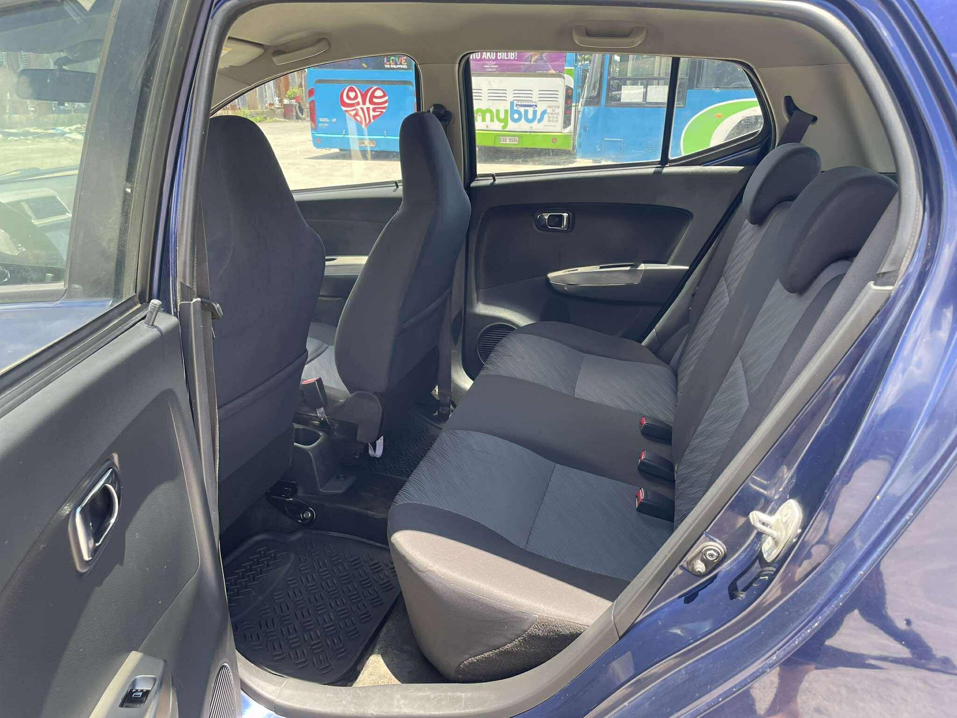 2015 TOYOTA WIGO G 1.0L AUTOMATIC TRANSMISSION Gold Aces Car Display Center