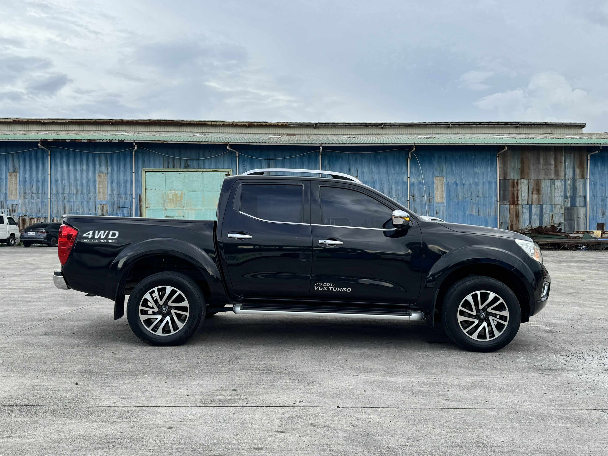 2020 NISSAN NAVARA 2.5L4X4 VL AUTOMATIC TRANSMISSION Gold Aces Car Display Center