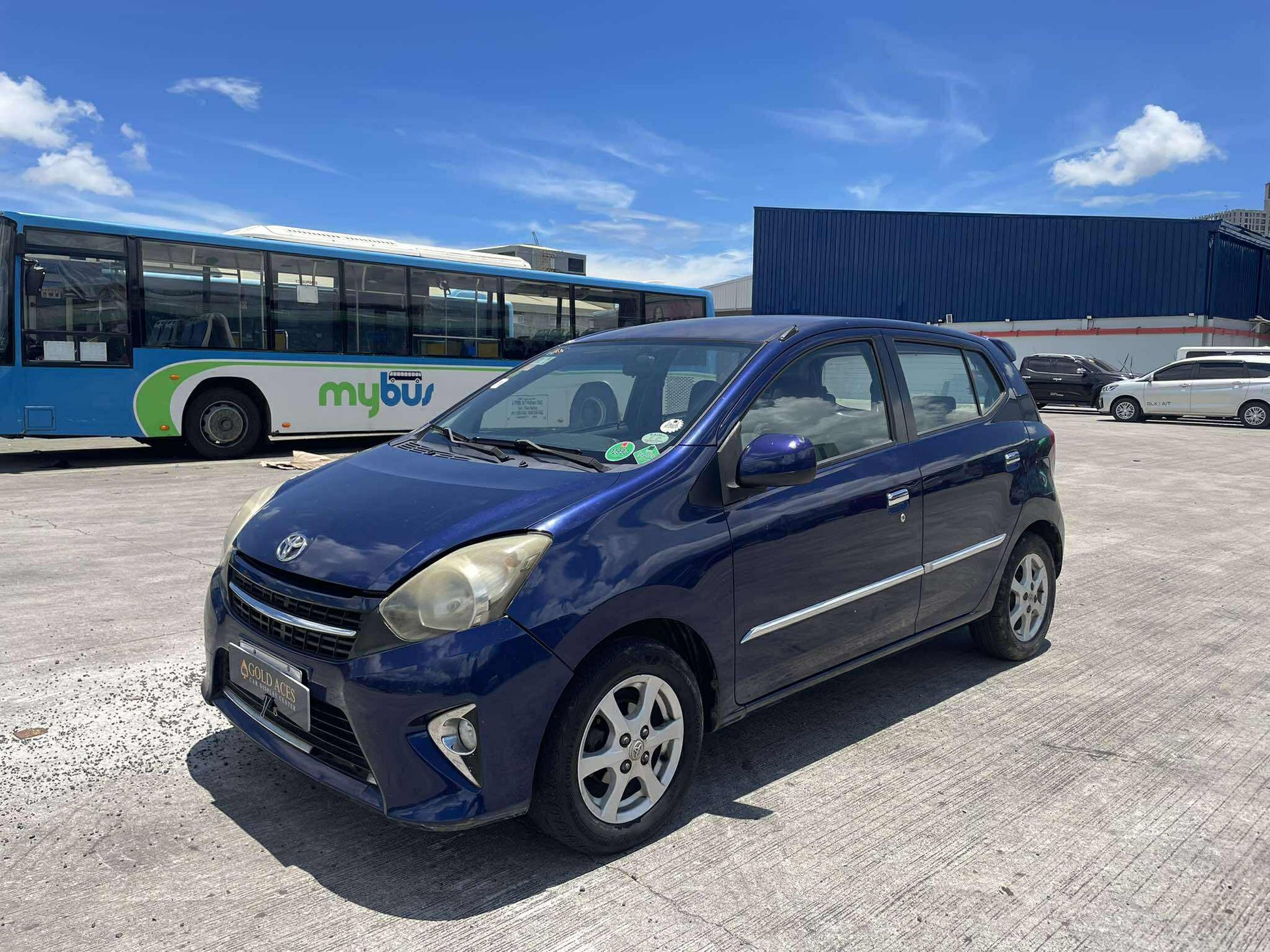 2015 TOYOTA WIGO G 1.0L AUTOMATIC TRANSMISSION Gold Aces Car Display Center