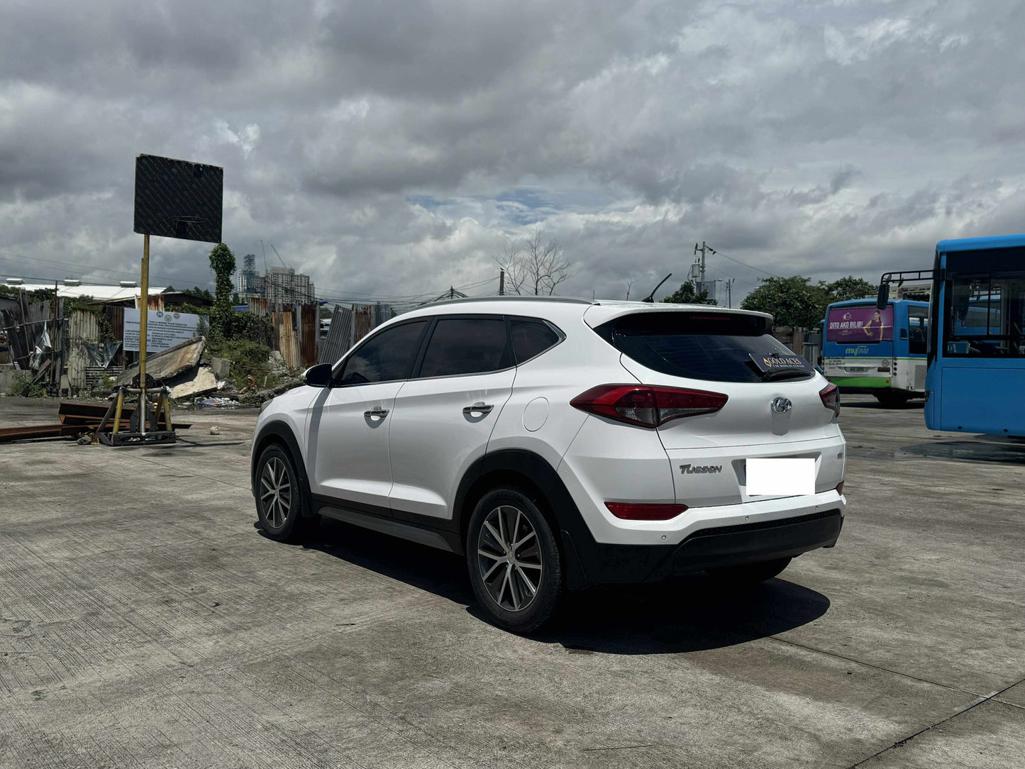 2016 HYUNDAI TUCSON 2.0L CRDI AUTOMATIC TRANSMISSION Gold Aces Car Display Center