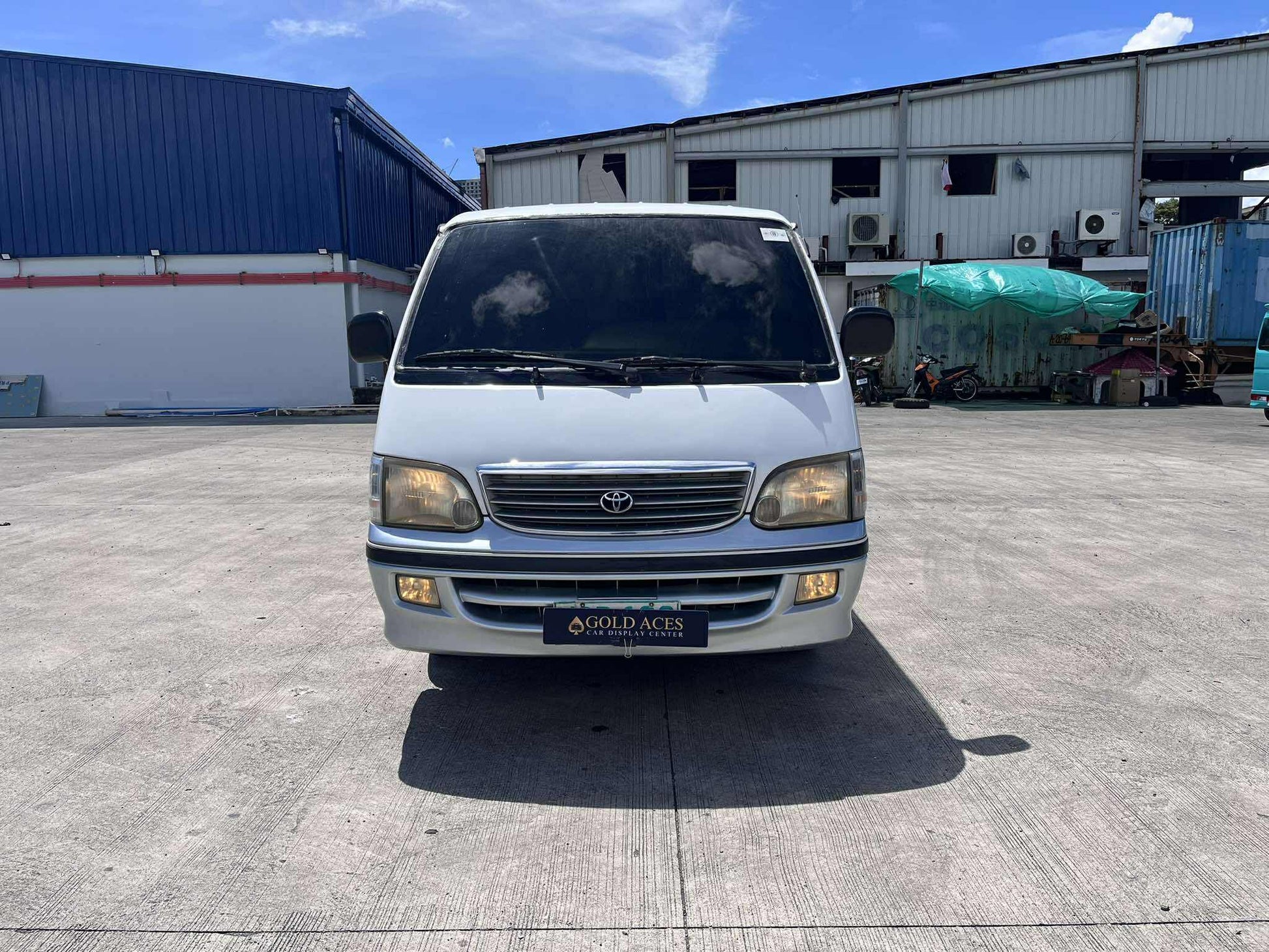 2001 TOYOTA HIACE COMMUTER 3.0L DSL MANUAL TRANSMISSION&nbsp; Gold Aces Car Display Center