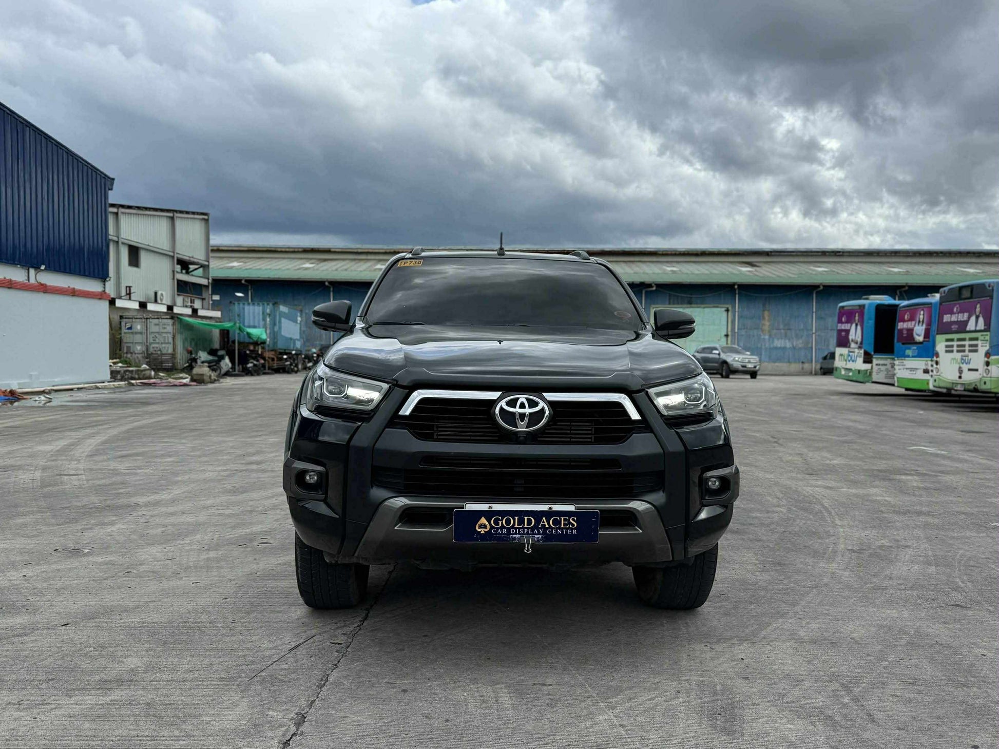 2022 TOYOTA HILUX 2.4L 4X2 CONQUEST MANUAL TRANSMISSION Gold Aces Car Display Center