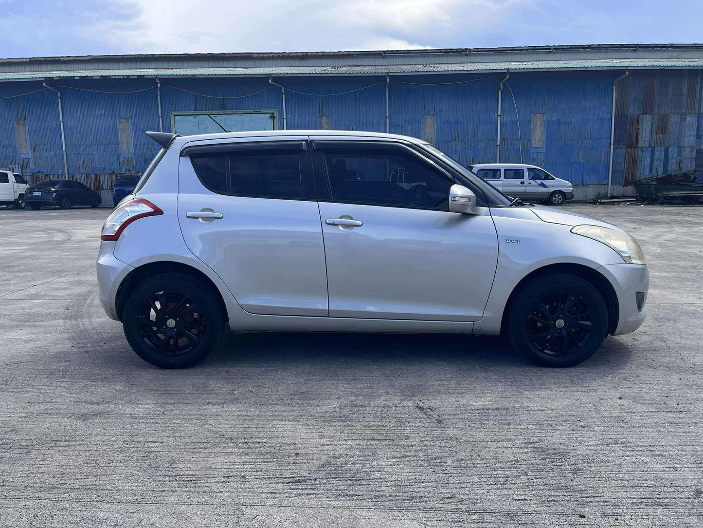 2015 SUZUKI SWIFT 1.2L AUTOMATIC TRANSMISSION Gold Aces Car Display Center