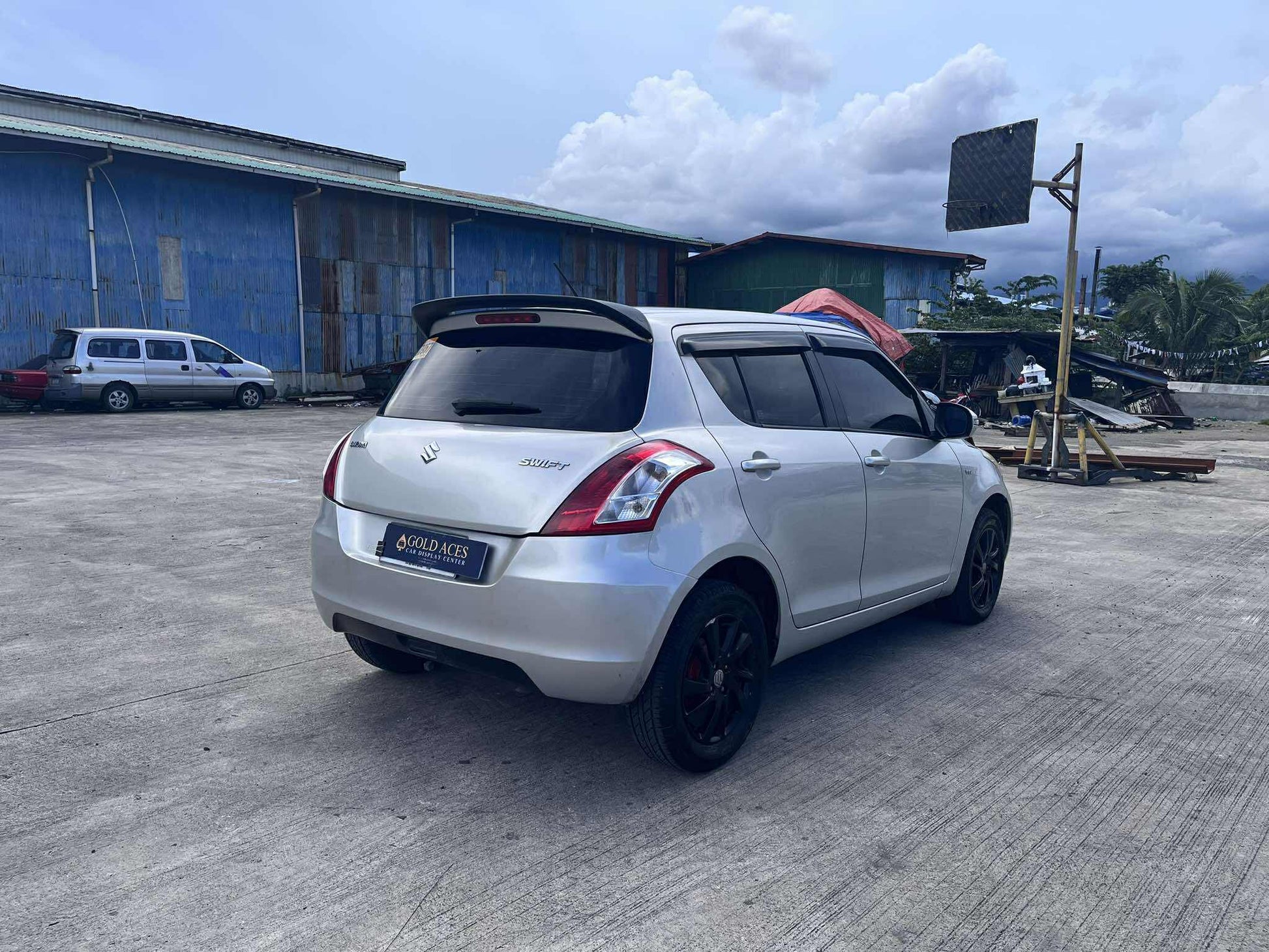2015 SUZUKI SWIFT 1.2L AUTOMATIC TRANSMISSION Gold Aces Car Display Center