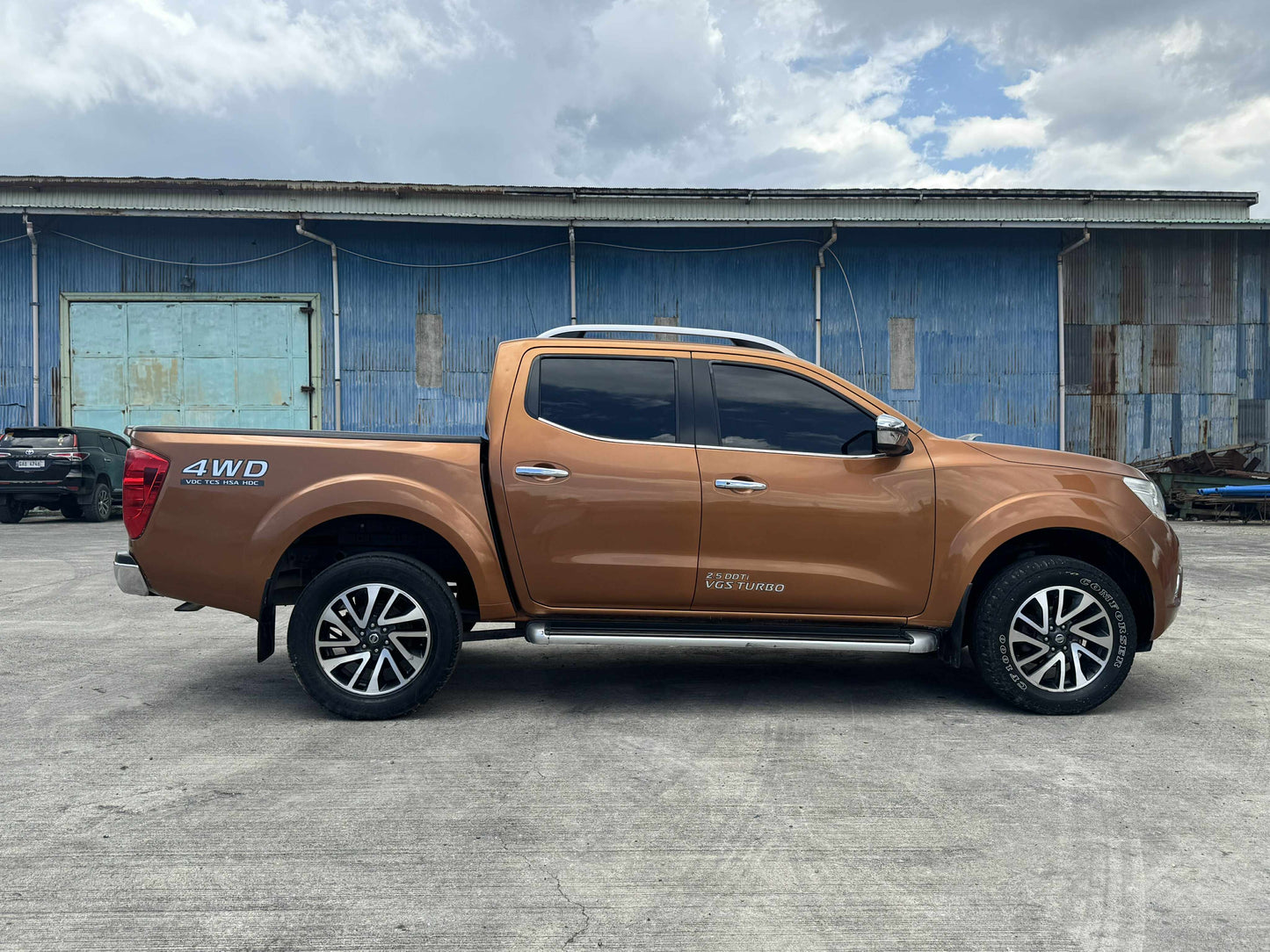 2018 NISSAN NAVARA 2.5L4X2 VL AUTOMATIC TRANSMISSION Gold Aces Car Display Center