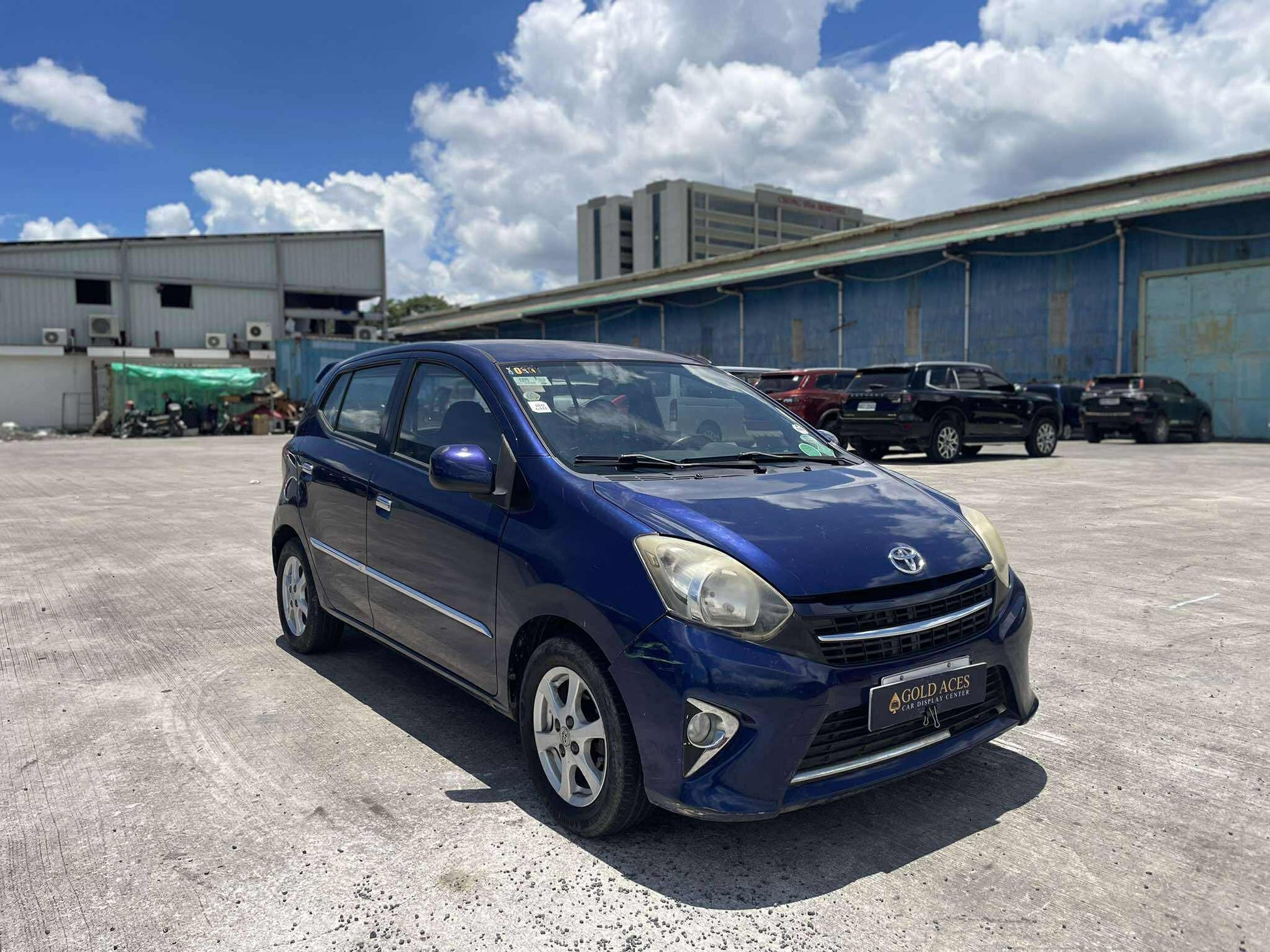 2015 TOYOTA WIGO G 1.0L AUTOMATIC TRANSMISSION Gold Aces Car Display Center