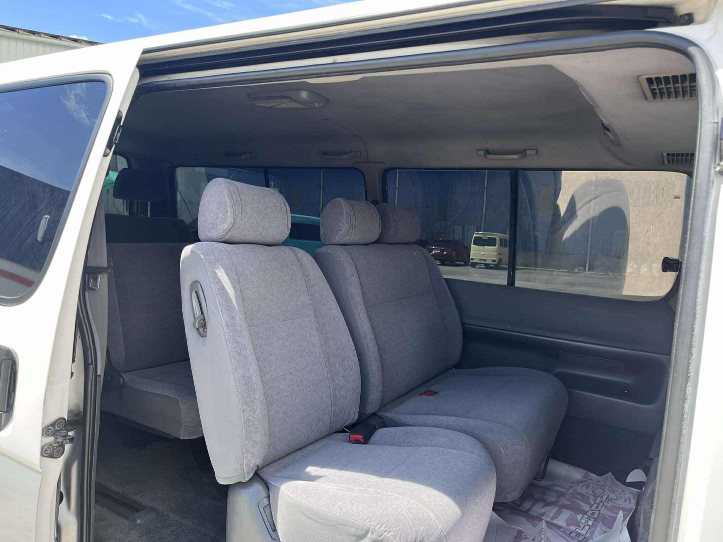 2001 TOYOTA HIACE COMMUTER 3.0L DSL MANUAL TRANSMISSION&nbsp; Gold Aces Car Display Center