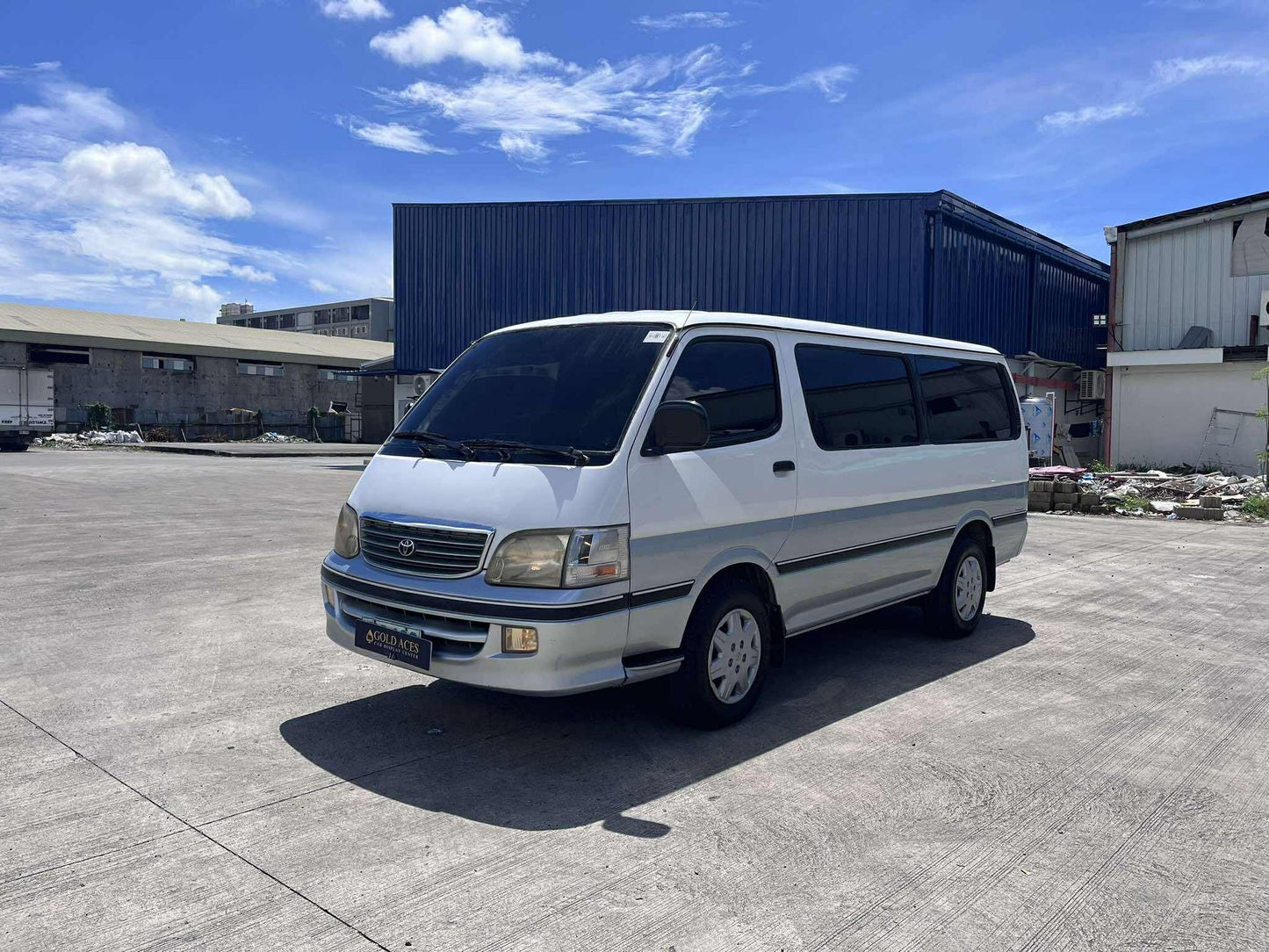 2001 TOYOTA HIACE COMMUTER 3.0L DSL MANUAL TRANSMISSION&nbsp; Gold Aces Car Display Center