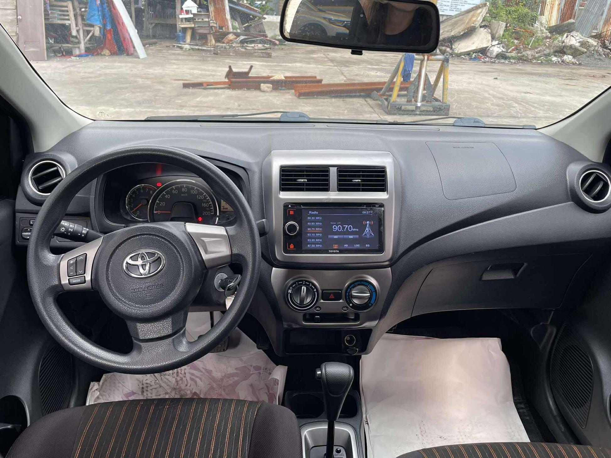 2019 TOYOTA WIGO G 1.0L AUTOMATIC TRANSMISSION Gold Aces Car Display Center