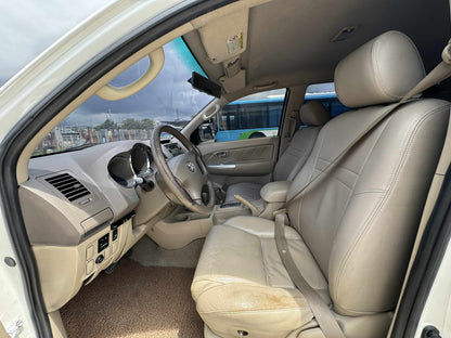 2007 TOYOTA FORTUNER 3.0L 4X4 AUTOMATIC TRANSMISSION Gold Aces Car Display Center