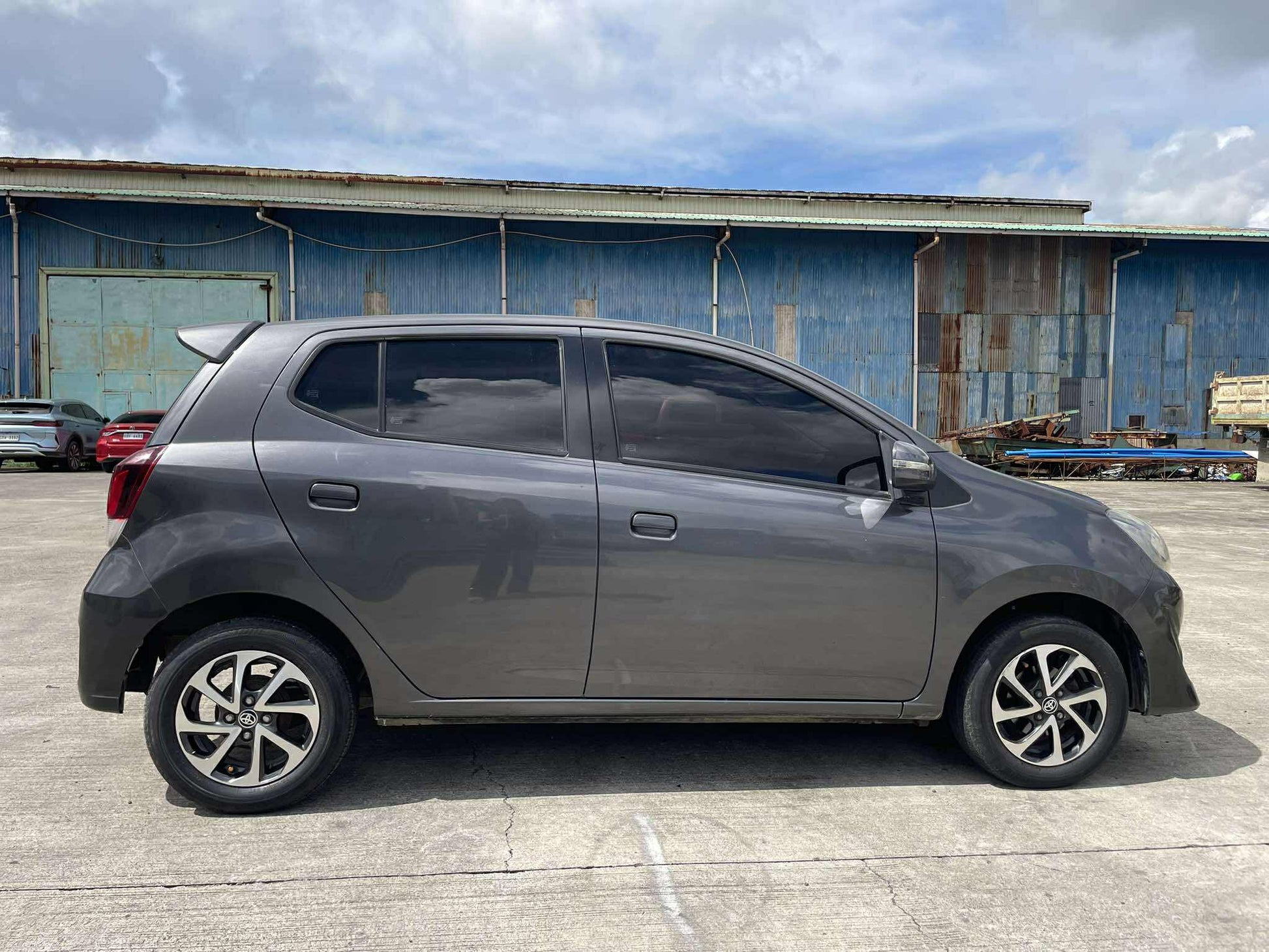 2019 TOYOTA WIGO G 1.0L AUTOMATIC TRANSMISSION Gold Aces Car Display Center