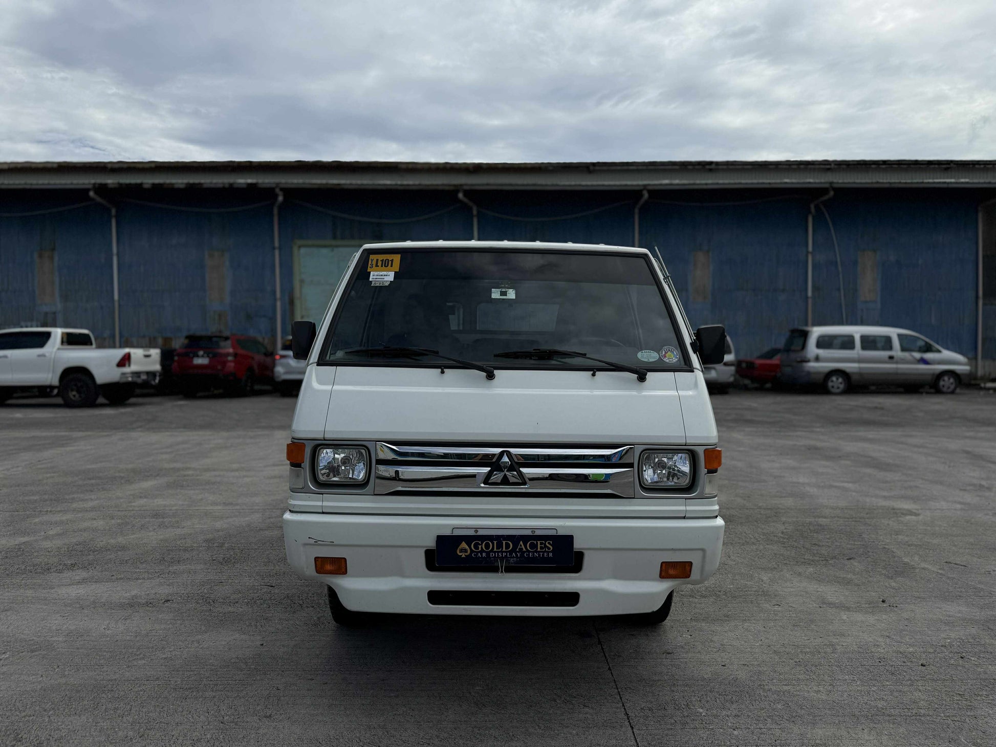 2023 MITSUBISHI L300 2.2L DSL MANUAL TRANSMISSION&nbsp; Gold Aces Car Display Center