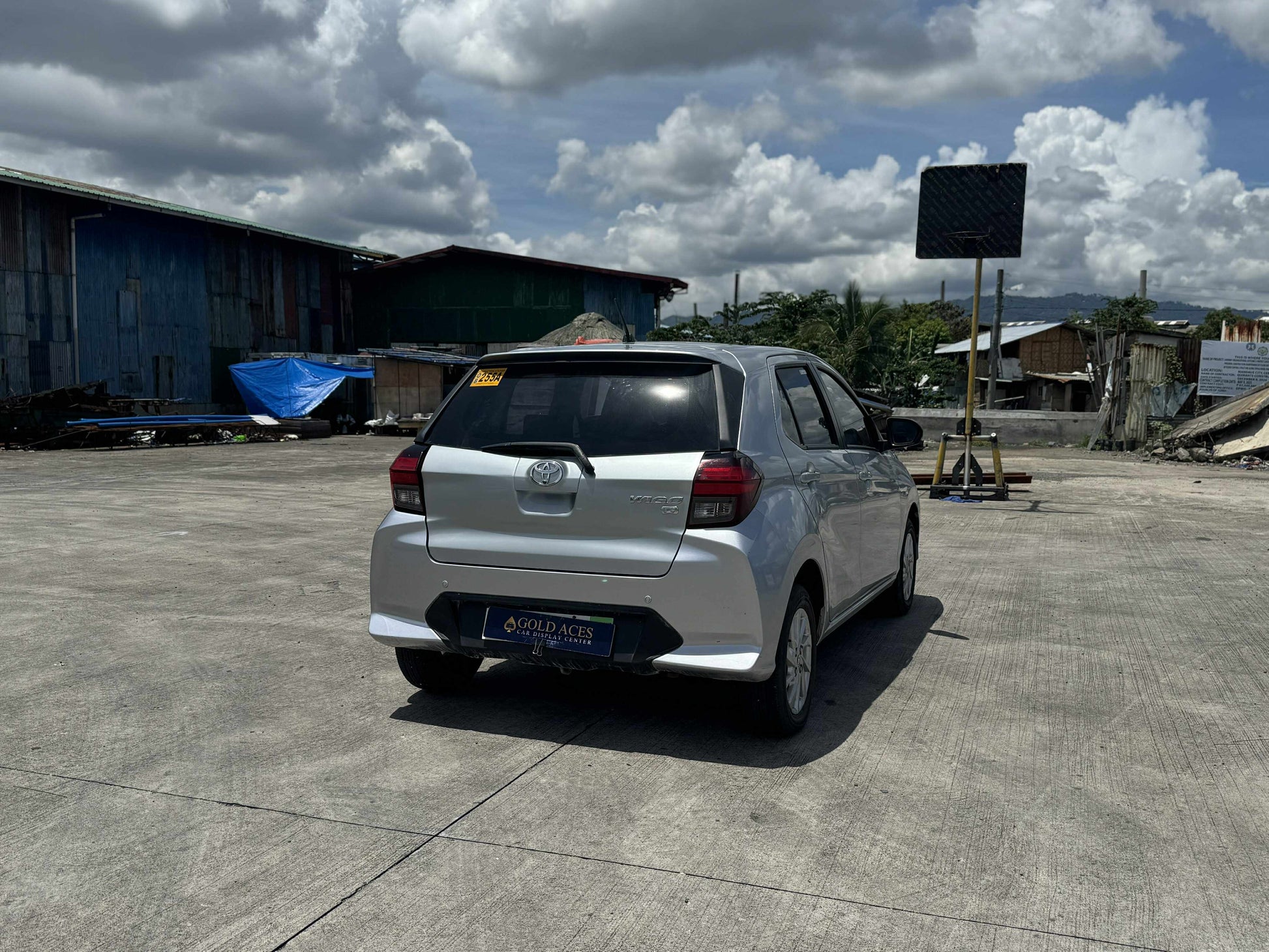 2024 TOYOTA WIGO G 1.0L AUTOMATIC TRANSMISSION (8T KMS ONLY!) Gold Aces Car Display Center