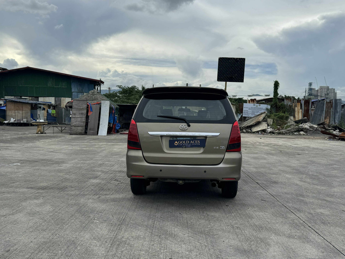 2012 TOYOTA INNOVA 2.8L G DSL AUTOMATIC TRANSMISSION Gold Aces Car Display Center