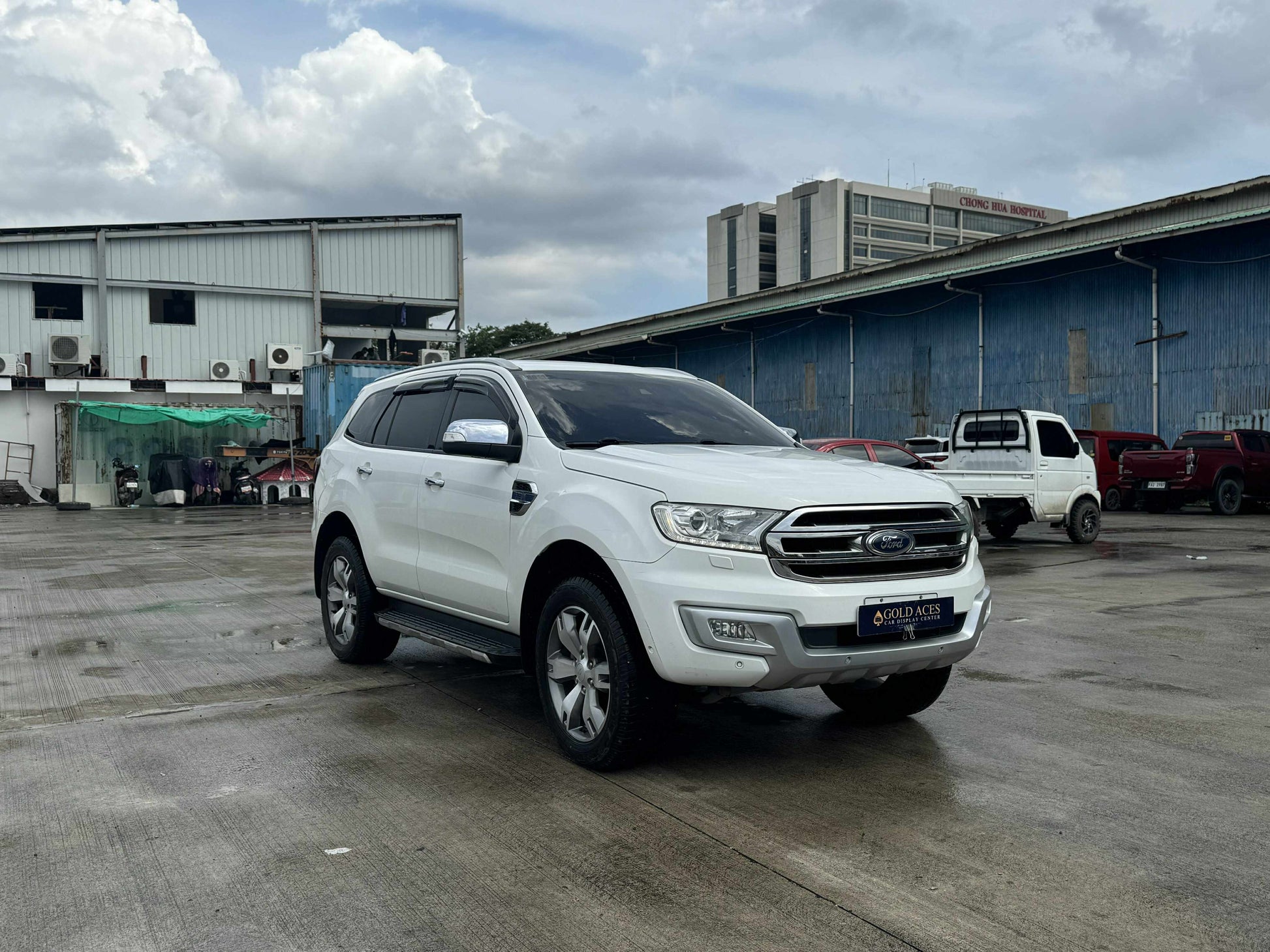 2016 FORD EVEREST TITANIUM 4X4 3.2L DSL AUTOMATIC TRANSMISSION Gold Aces Car Display Center
