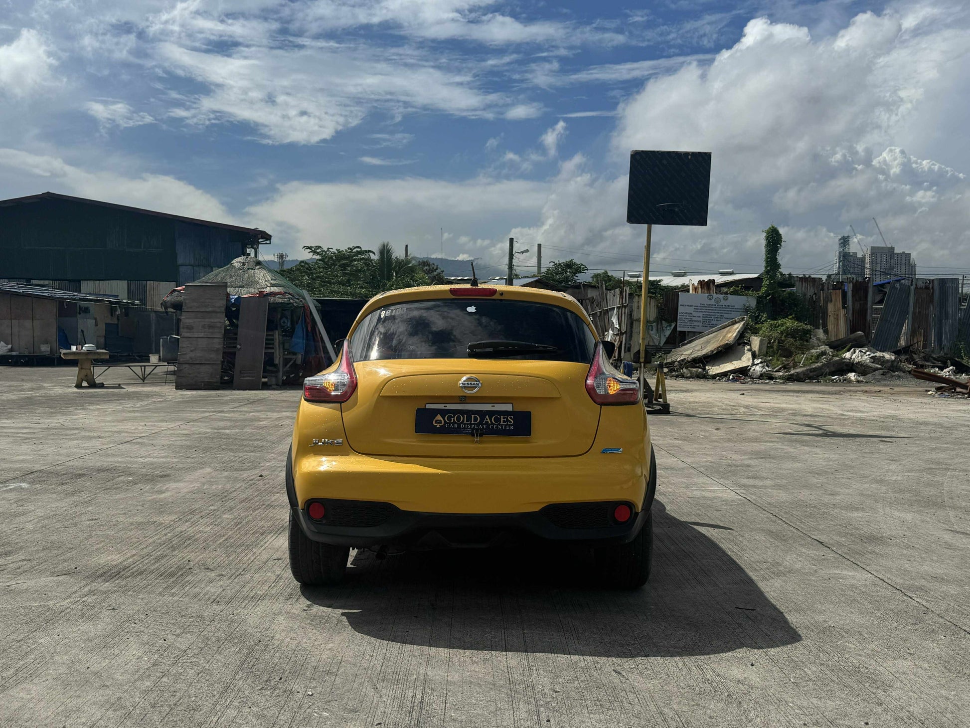 2016 NISSAN JUKE 1.5L AUTOMATIC TRANSMISSION Gold Aces Car Display Center
