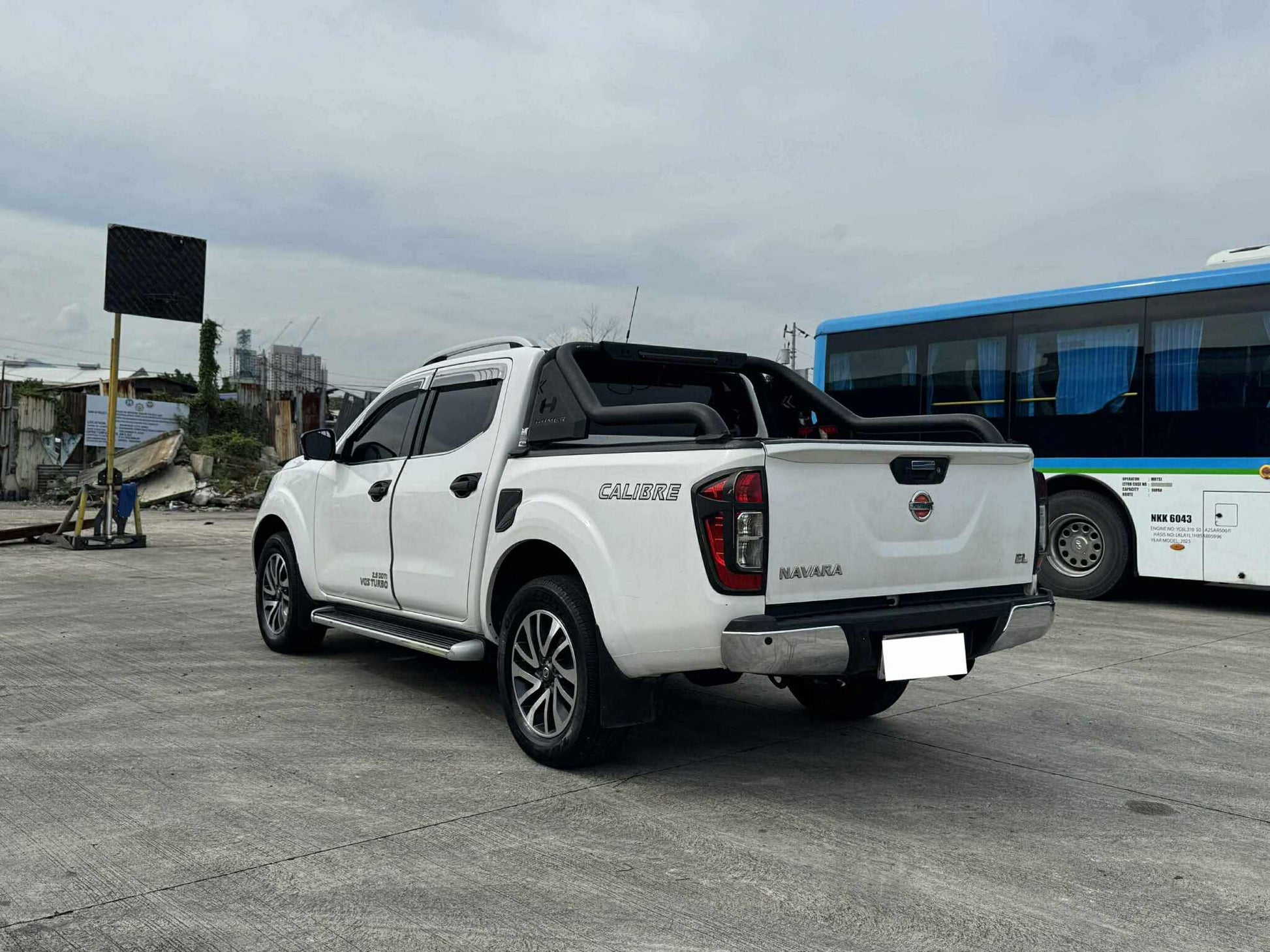 2018 NISSAN NAVARA 2.5L EL AUTOMATIC TRANSMISSION Gold Aces Car Display Center