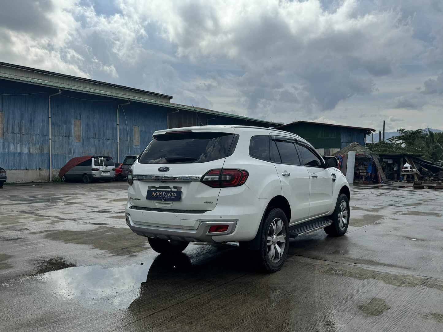 2016 FORD EVEREST TITANIUM 4X4 3.2L DSL AUTOMATIC TRANSMISSION Gold Aces Car Display Center