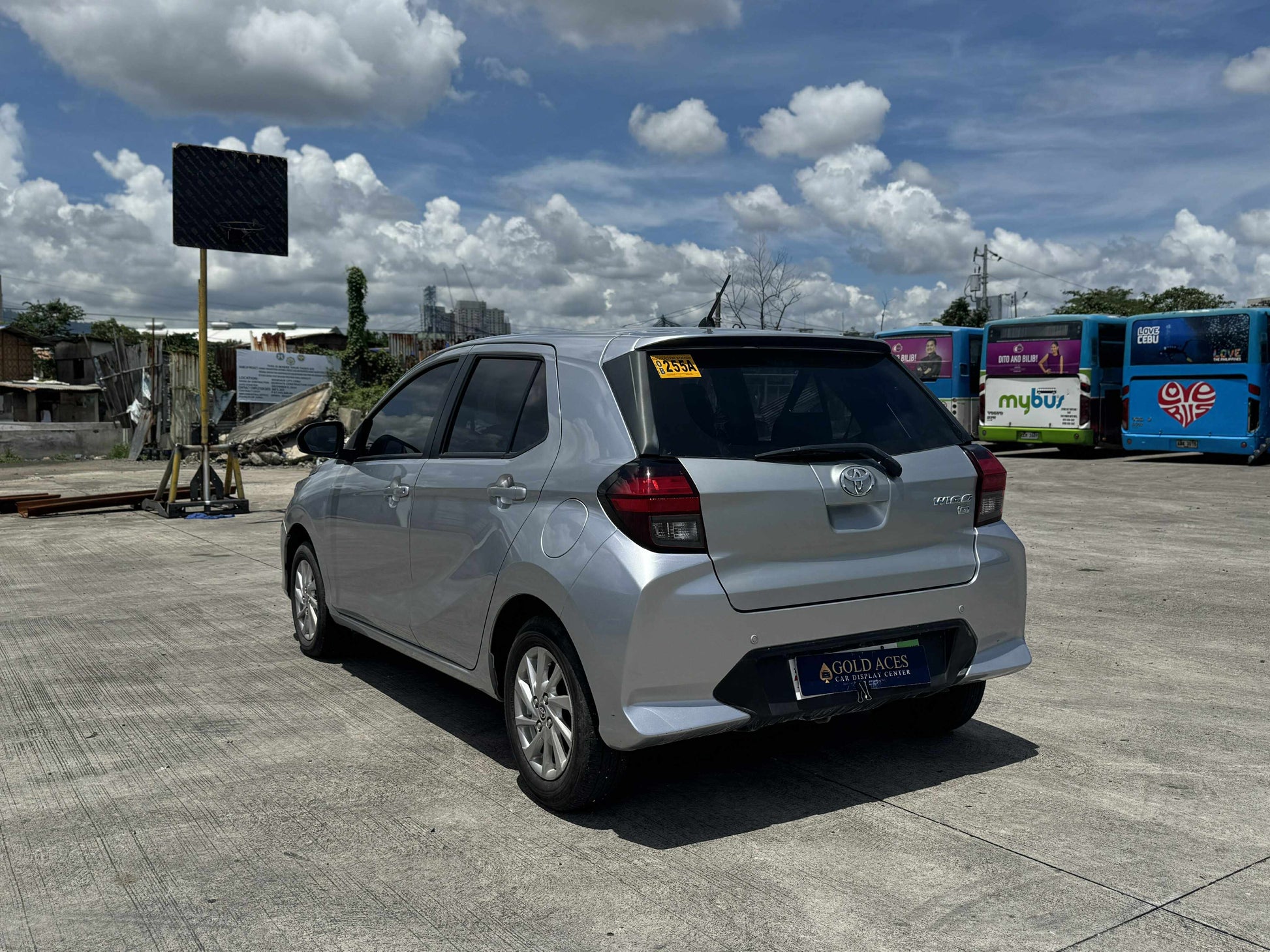 2024 TOYOTA WIGO G 1.0L AUTOMATIC TRANSMISSION (8T KMS ONLY!) Gold Aces Car Display Center