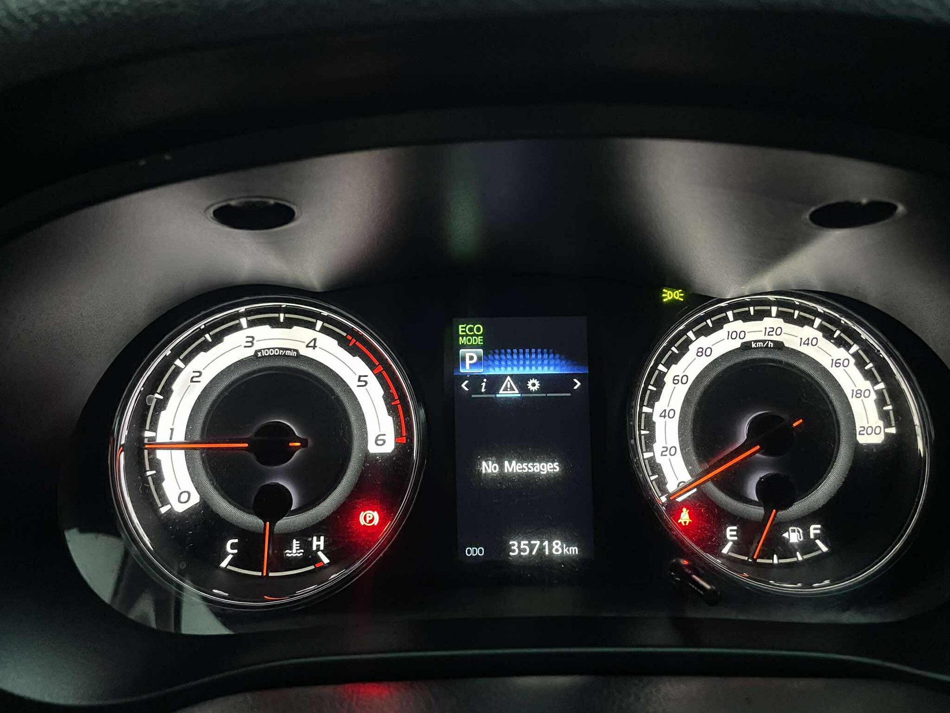 2020 TOYOTA HILUX CONQUEST 2.4L AUTOMATIC TRANSMISSION (35T KMS ONLY!) Gold Aces Car Display Center