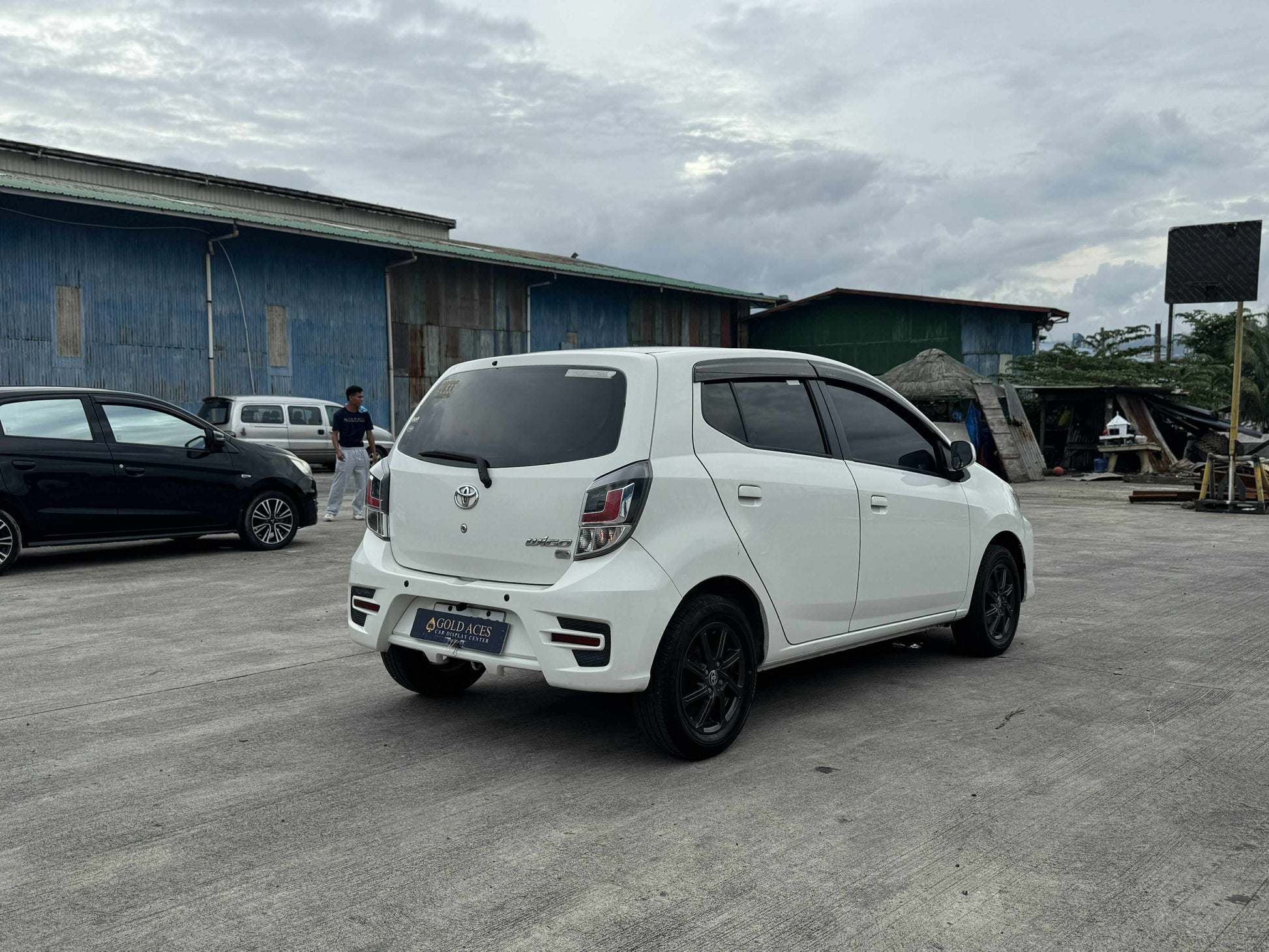 2020 TOYOTA WIGO E 1.0L MANUAL TRANSMISSION Gold Aces Car Display Center